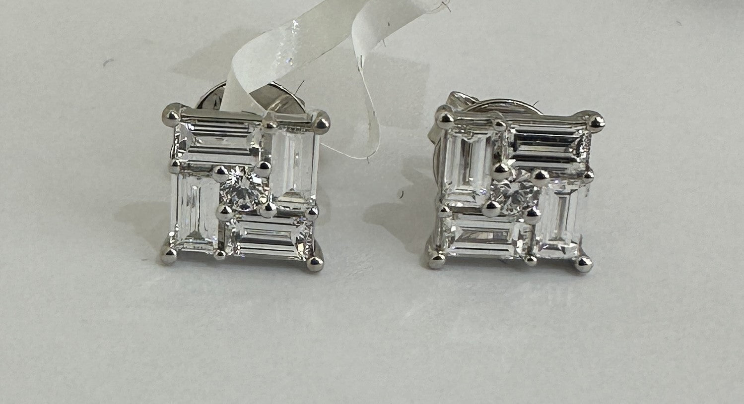 1.09 ct 18K White Gold Square Baguette Diamond Stud Earrings