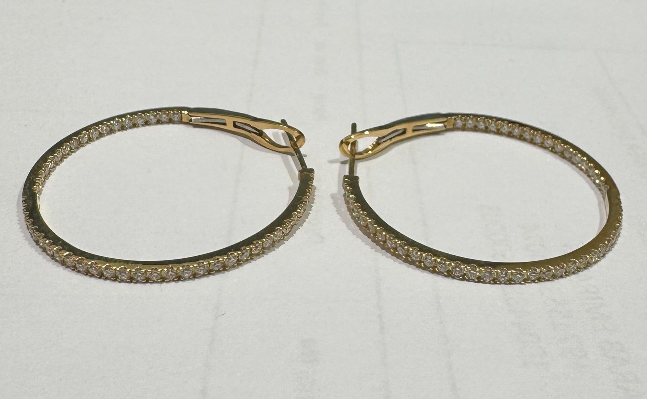1.02 ct 18K Yellow Gold Diamond Hoop Earrings