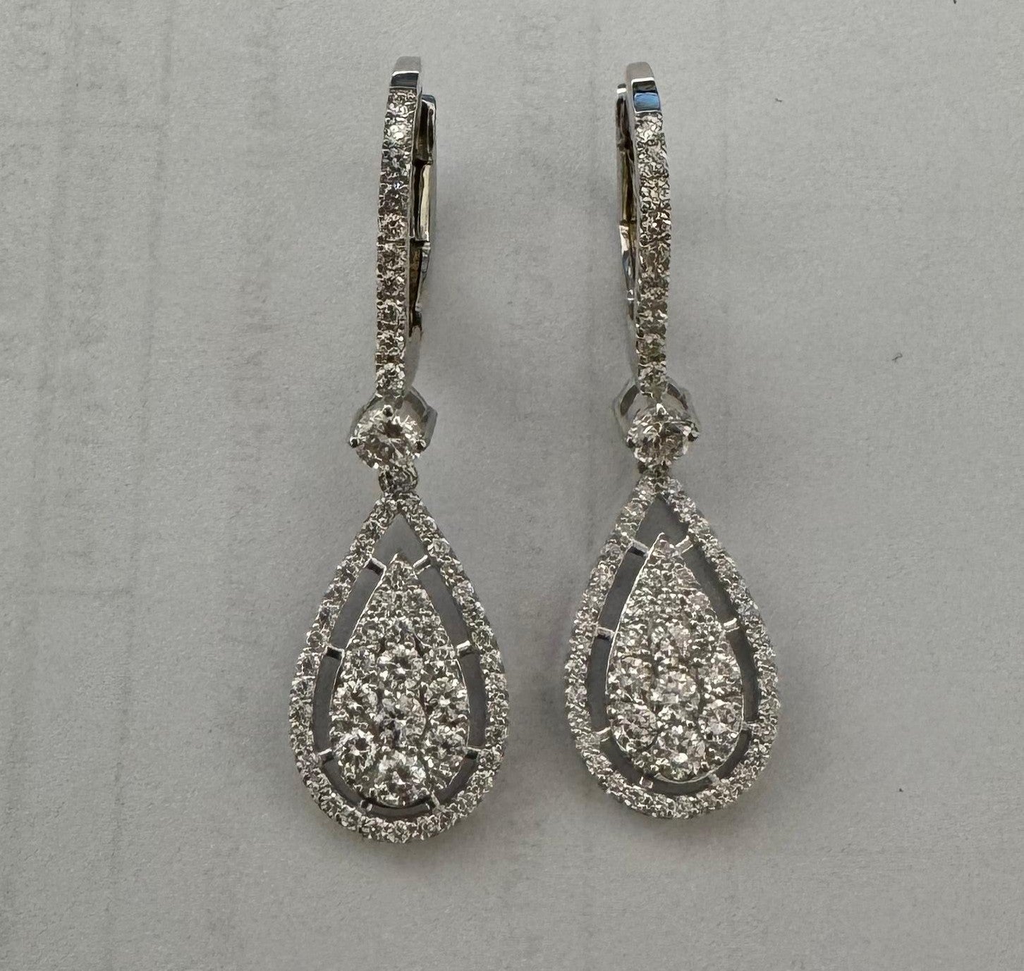 2.00 ct 18K White Gold Diamond Earrings