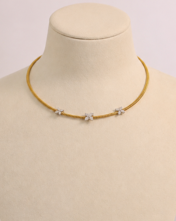 FLORAL NATURAL DIAMOND NECKLACE
