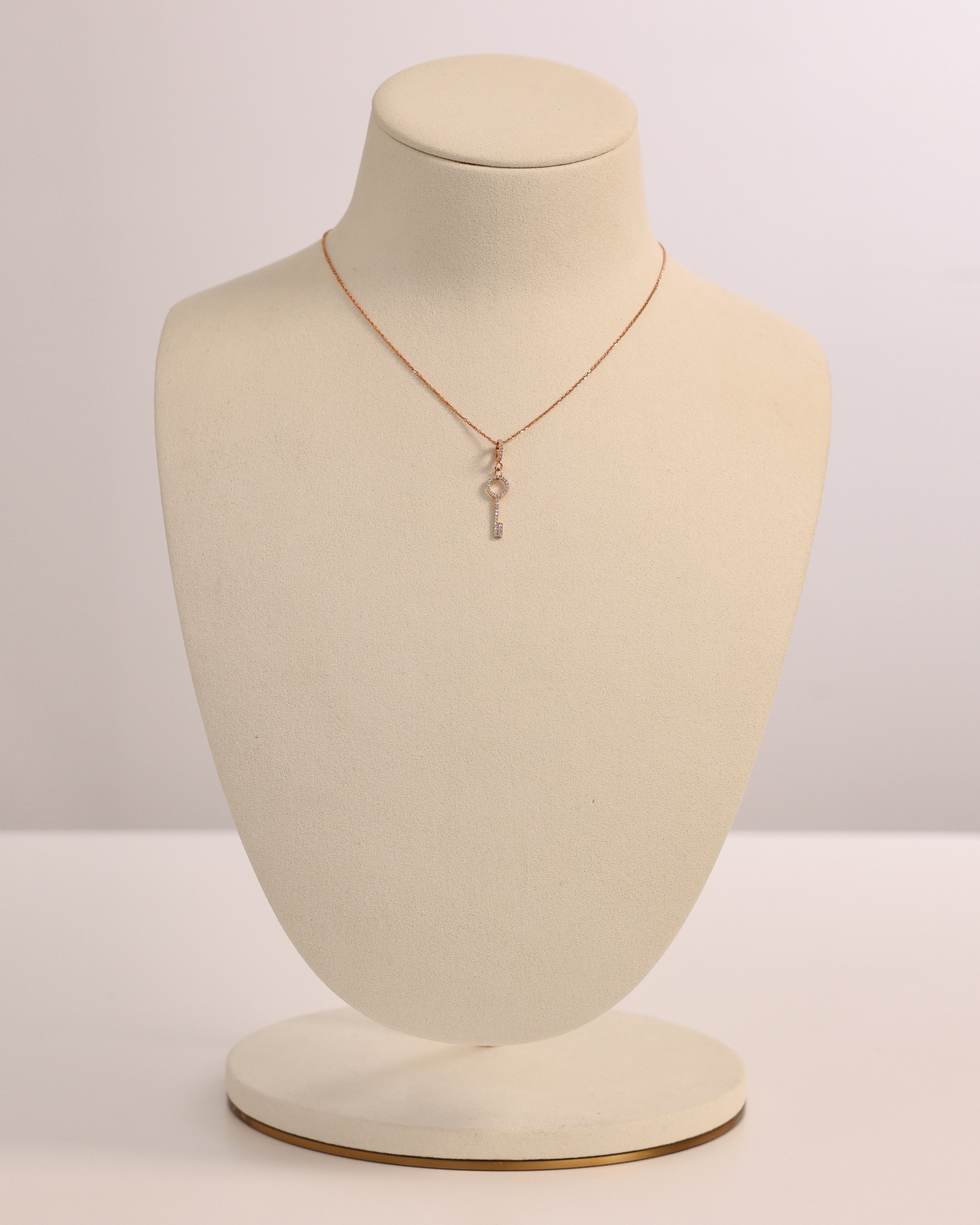 KEY NATURAL DIAMOND NECKLACE
