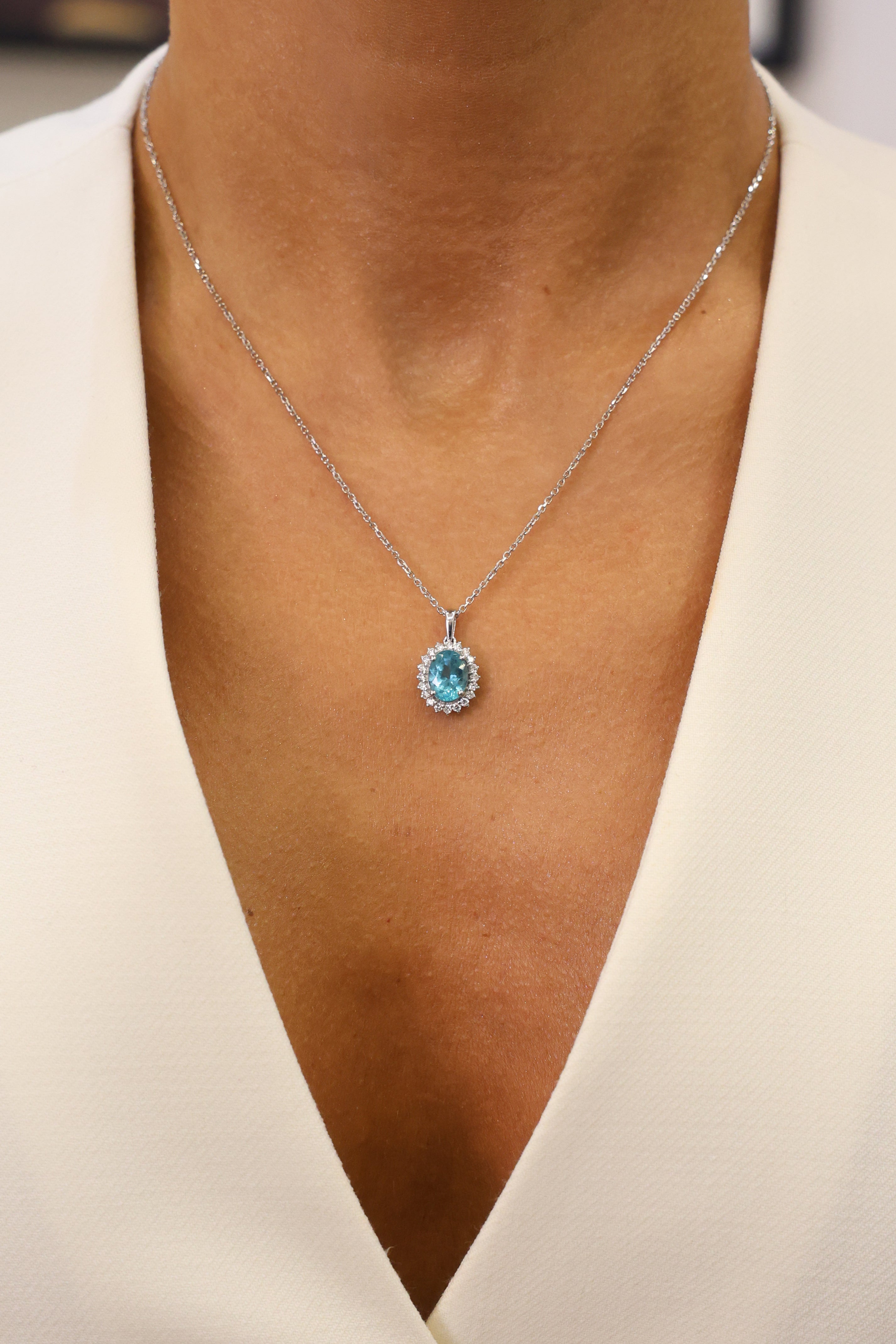APATITE NECKLACE WITH NATURAL DIAMOND
