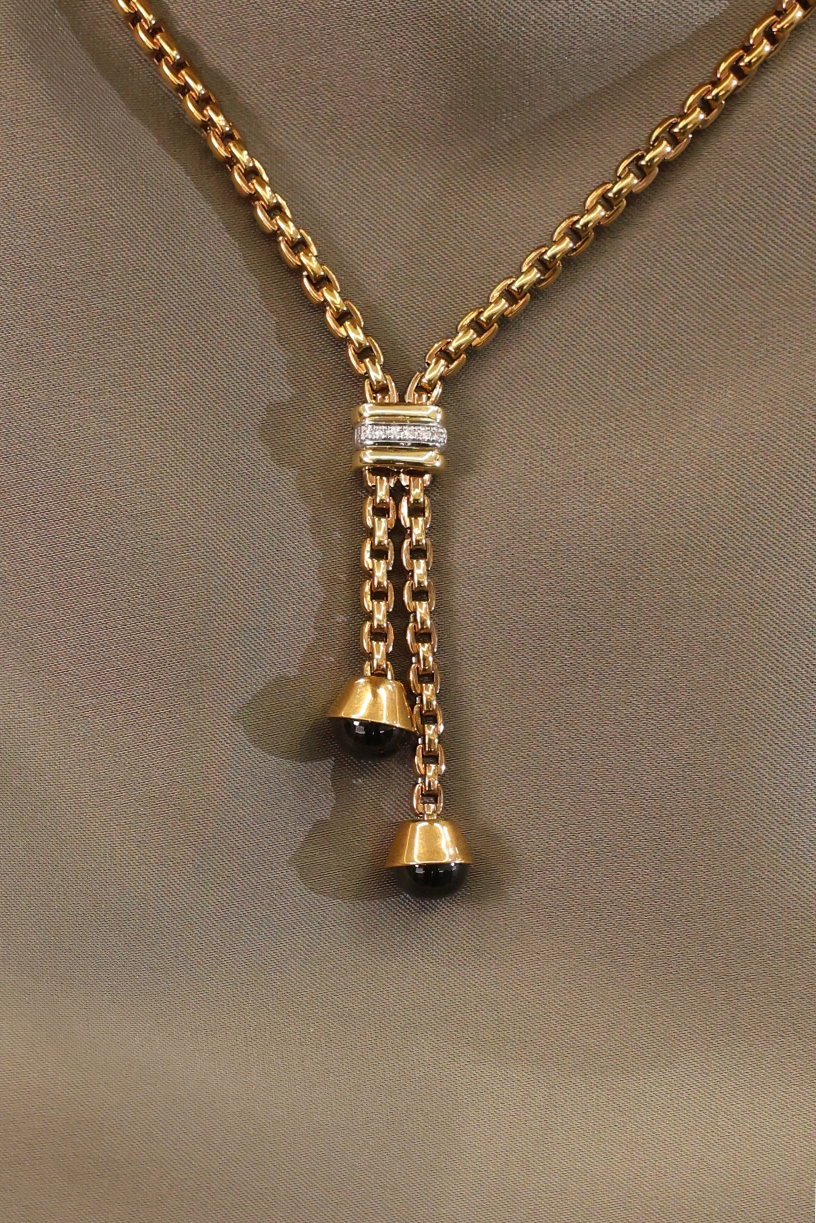 ONYX NECKLACE WITH NATURAL DIAMOND
