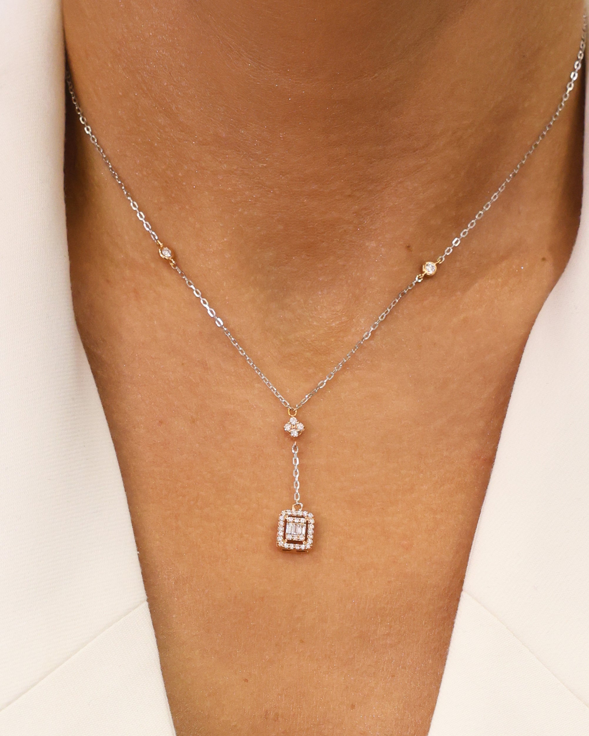 MODERN NECKLACE NATURAL DIAMOND