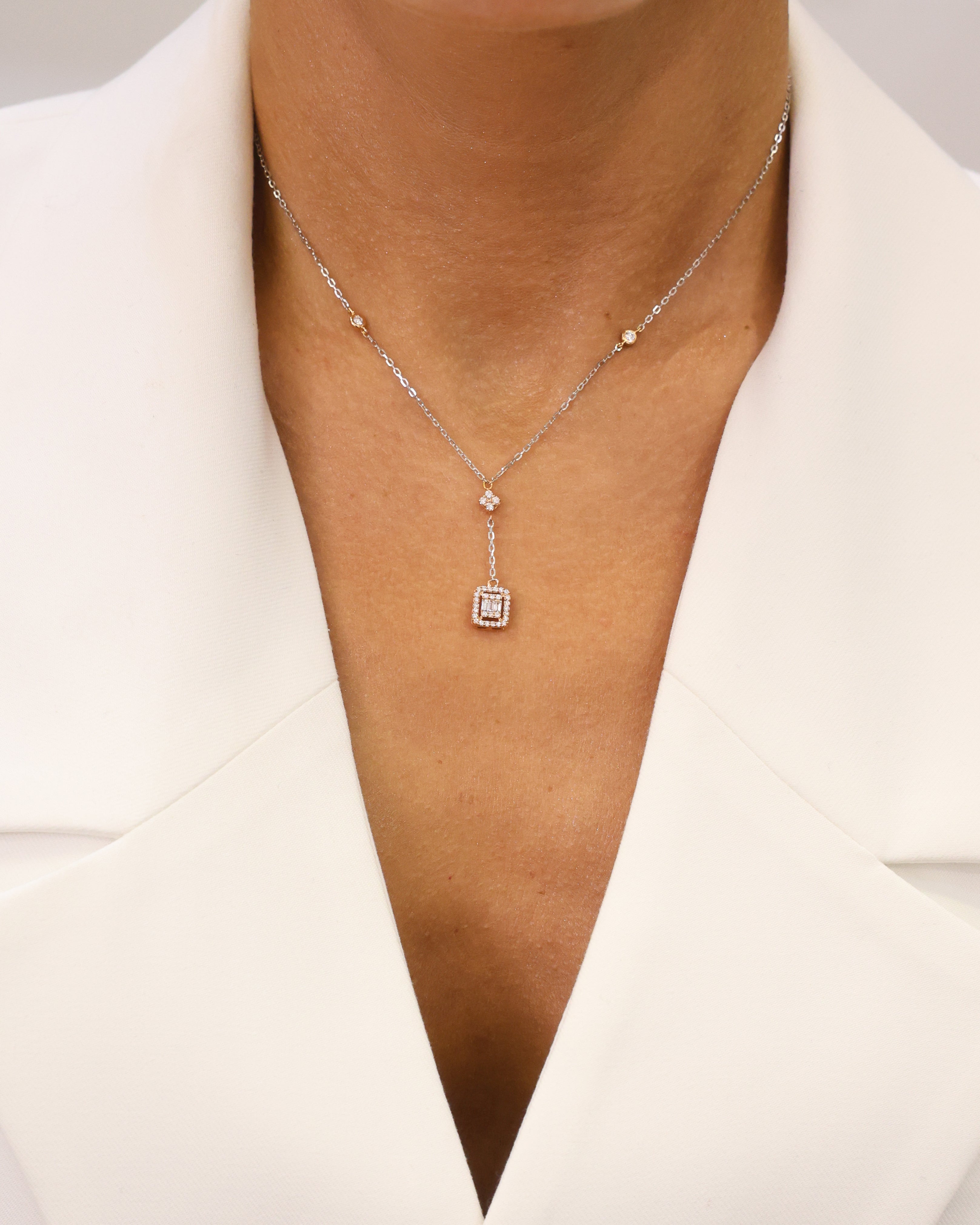 MODERN NECKLACE NATURAL DIAMOND