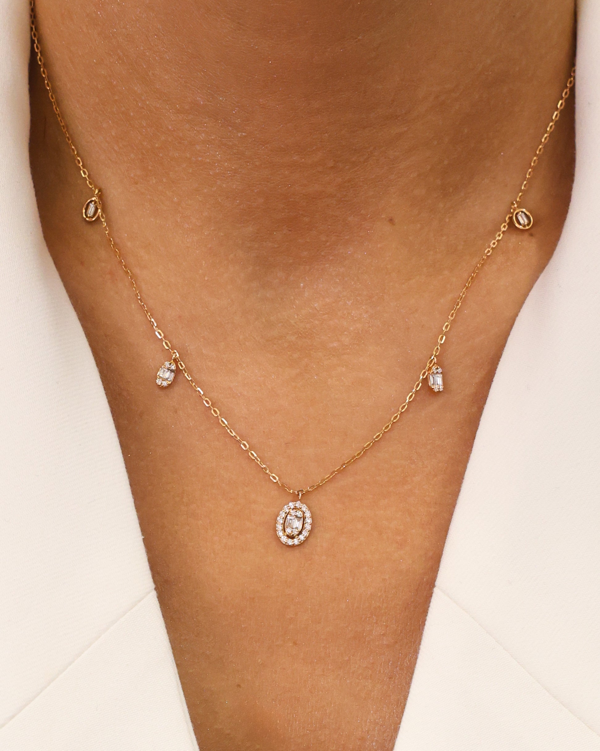 MODERN NECKLACE NATURAL DIAMOND