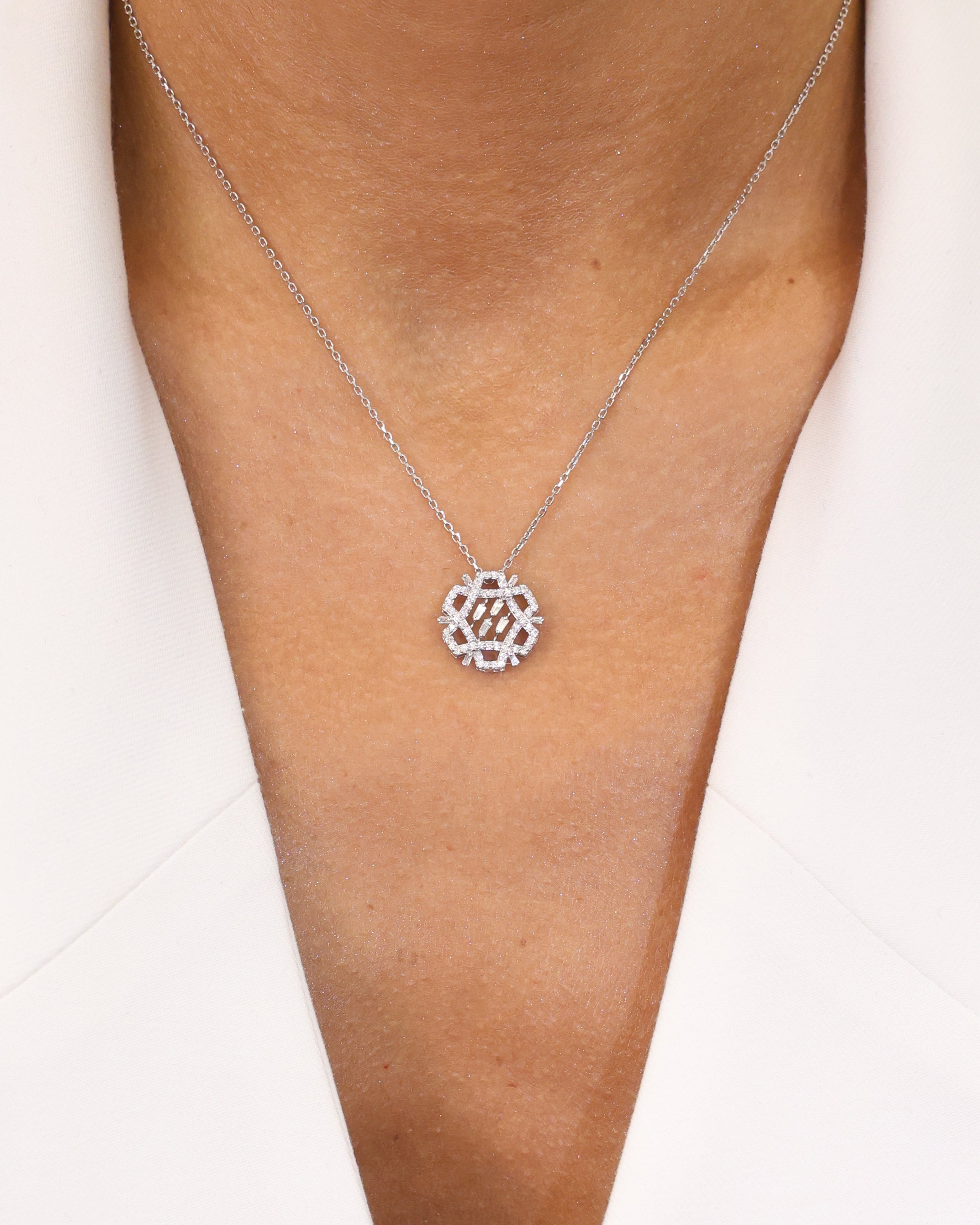 GEOMETRIC PENDANT NATURAL DIAMOND
