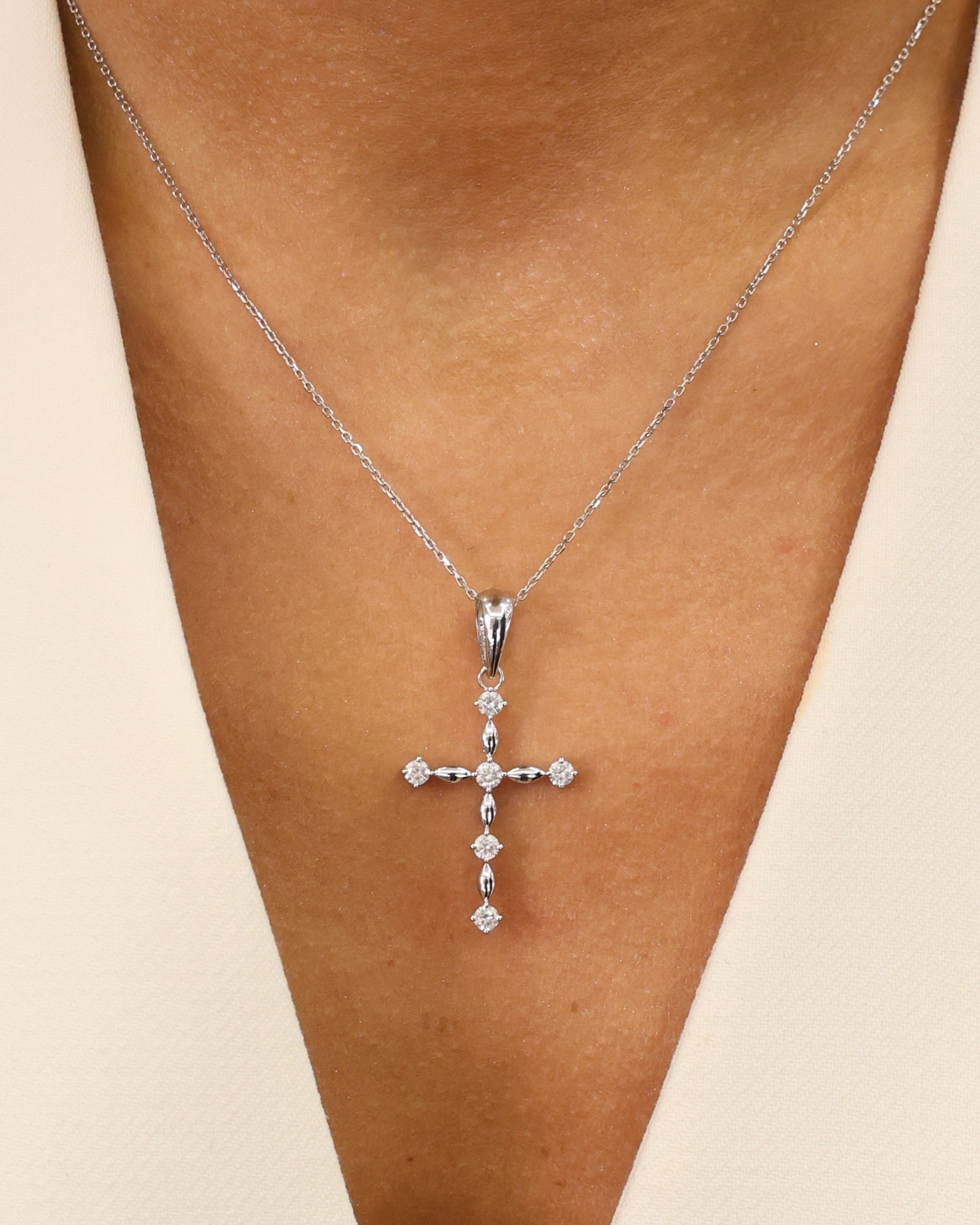 NATURAL DIAMOND CROSS PENDANT