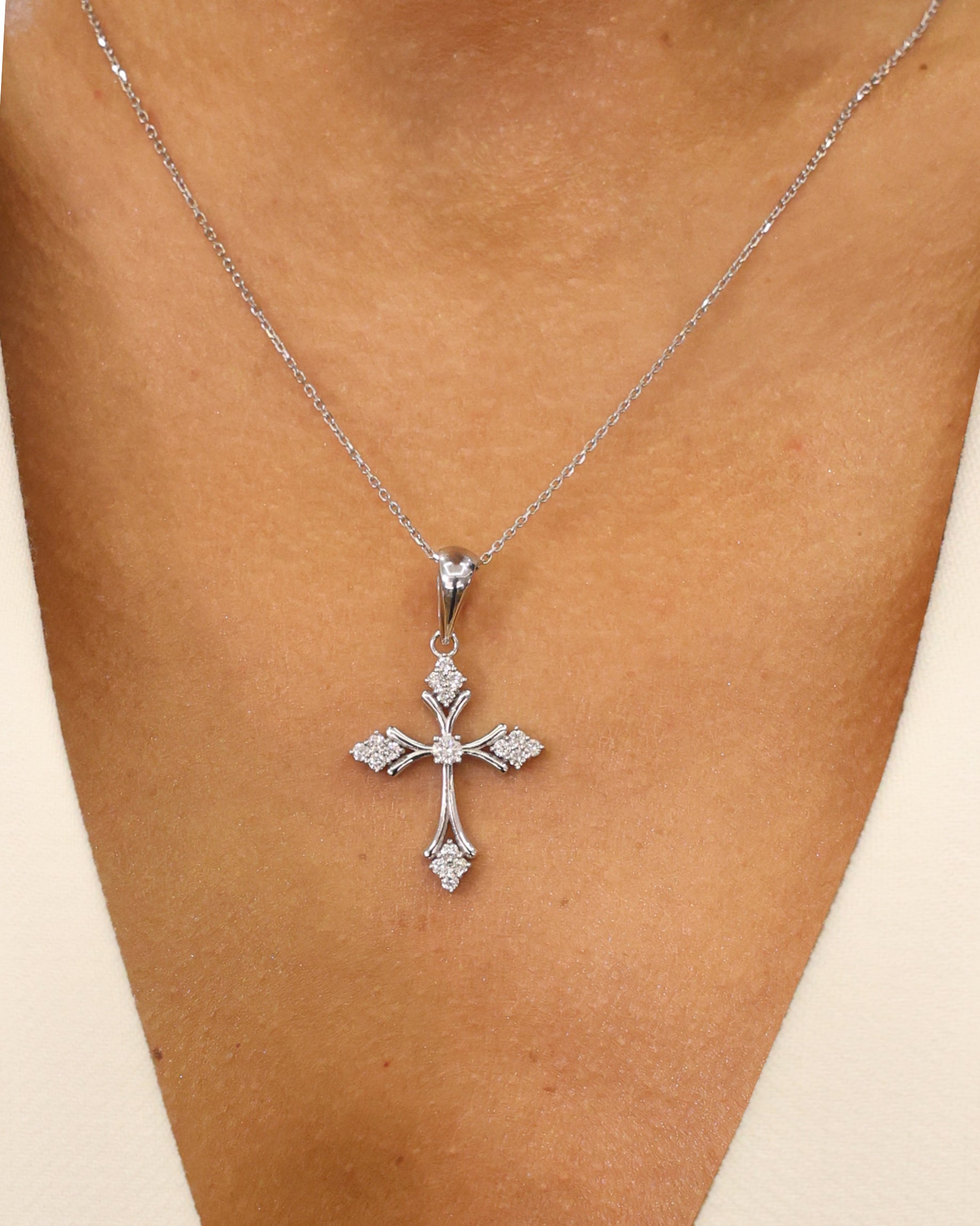 CROSS PENDANT NATURAL DIAMOND 0,52 CT.