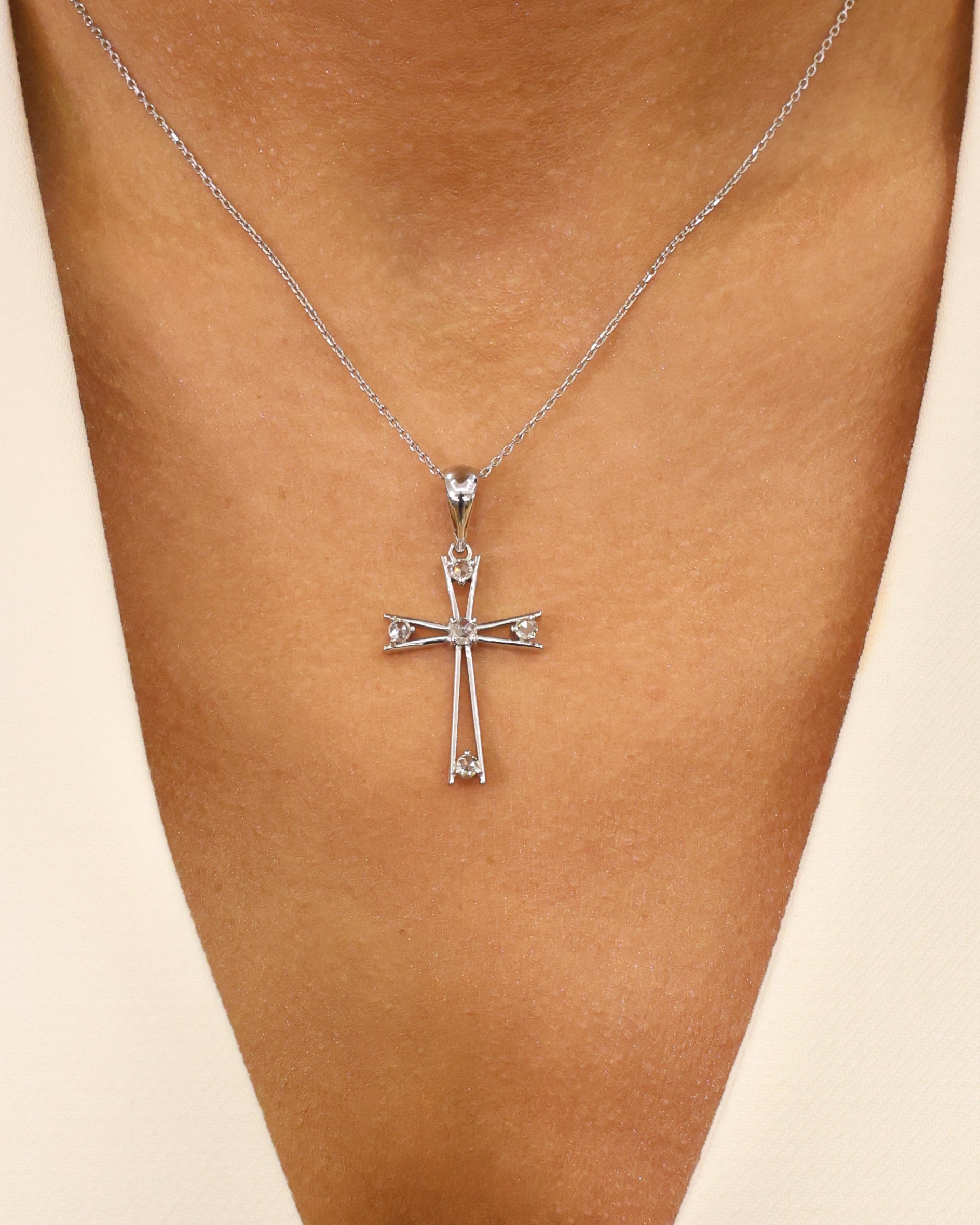 NATURAL DIAMOND CROSS PENDANT