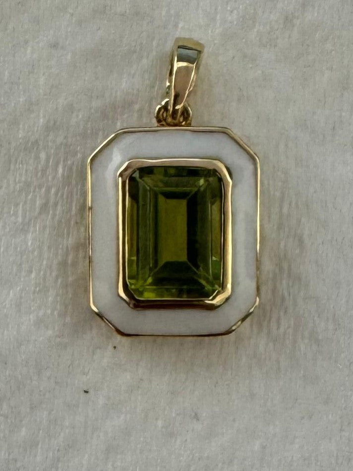 Color stone 18k yellow gold pendant