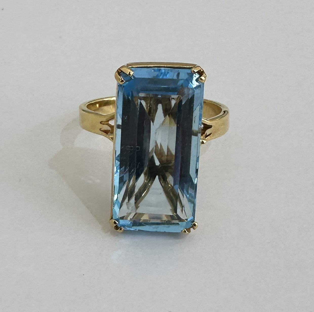 Rectangle Topaz Ring in 18K Yellow Gold
