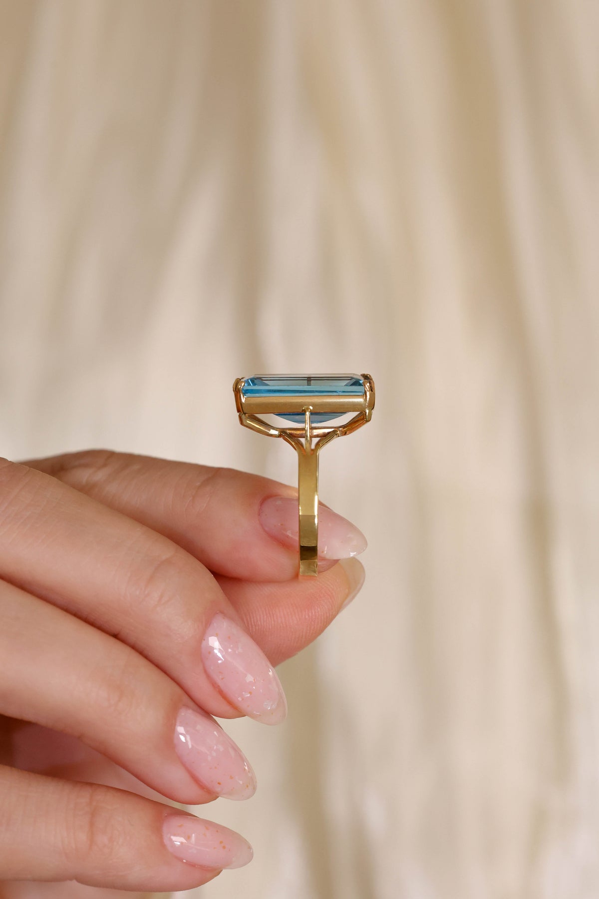 Rectangular Blue Topaz Solitaire Ring in 18K Yellow Gold – view 3