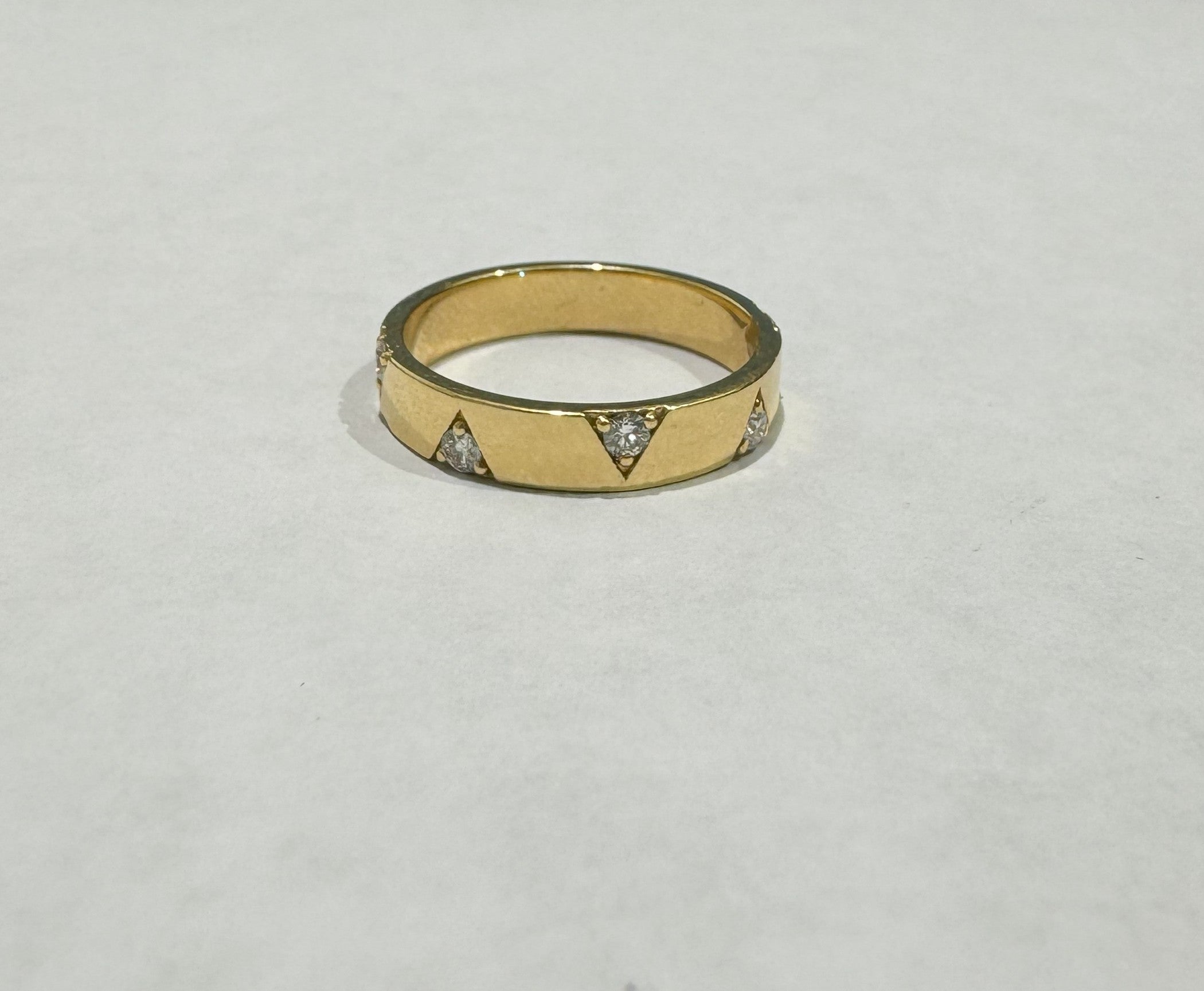 0.18 ct diamond 18k yellow gold ring
