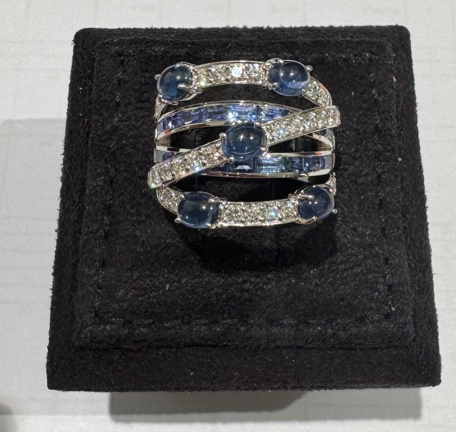 1.09 ct oval cut sapphire and diamond ring
