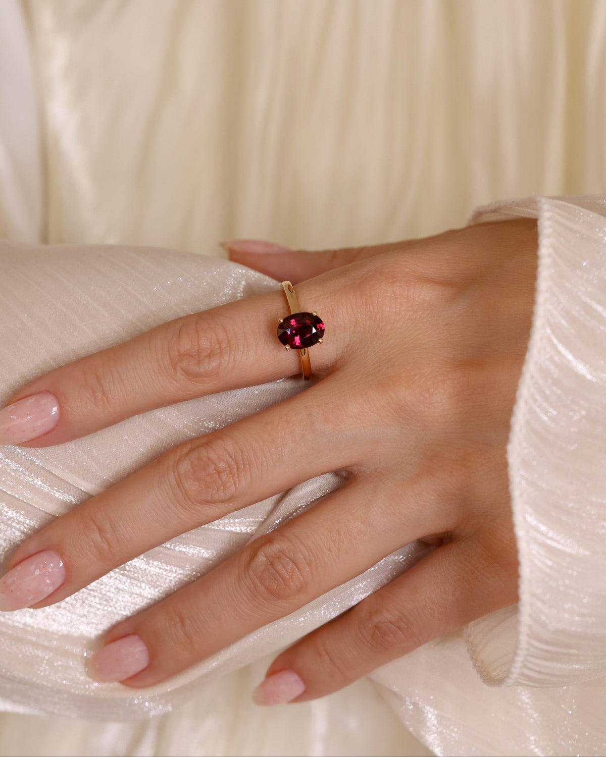 Garnet Solitaire Ring in 18K Rose Gold, 2.86 ct