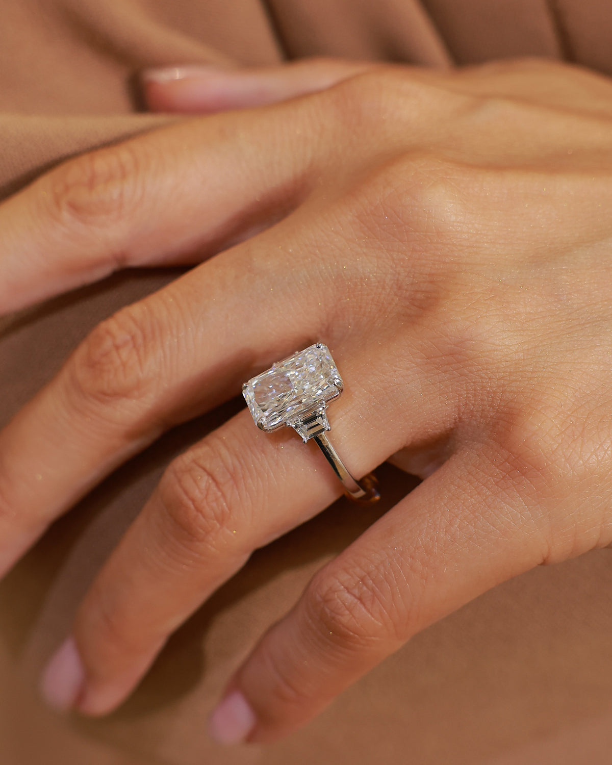 Stella Pavé Ring - Radiant 5.24 ct in 18K White Gold – view 3