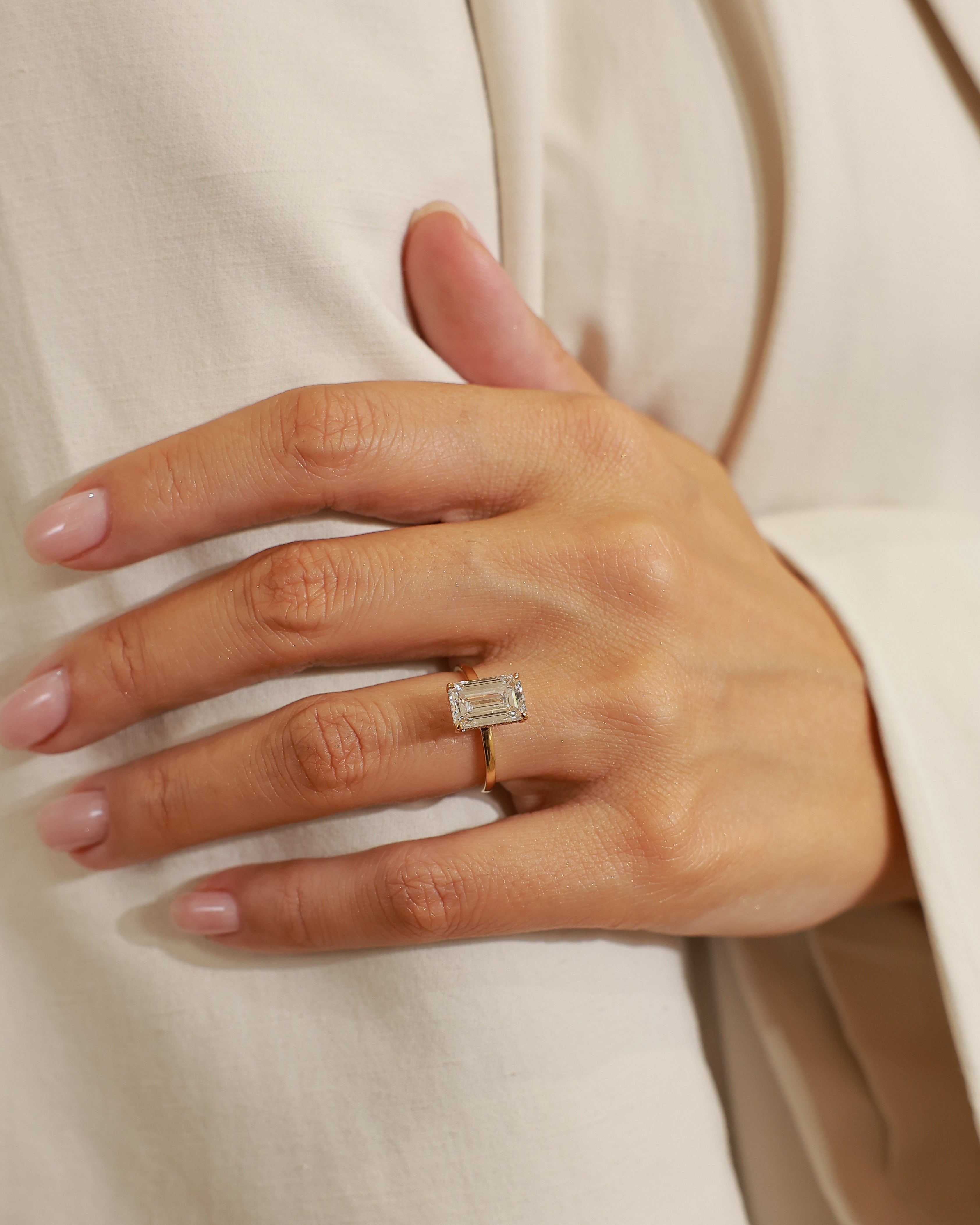 NOBLE RING - EMERALD CUT 3,09 ct.