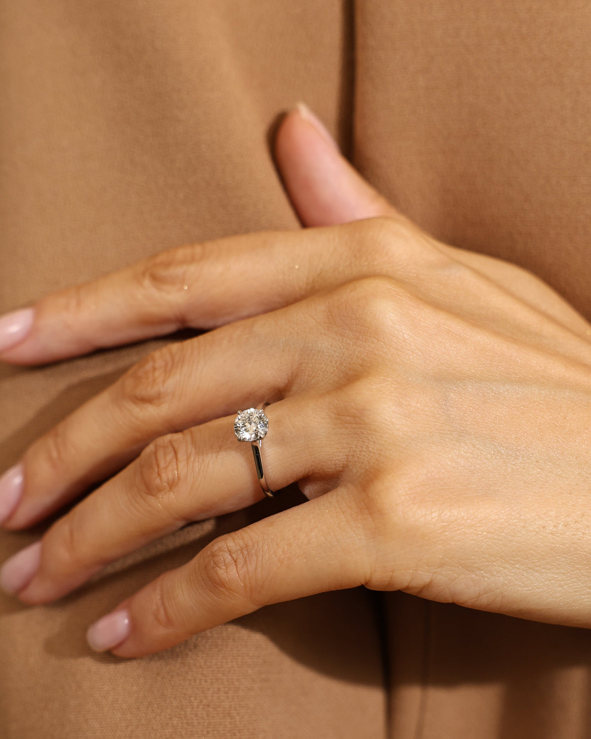 Aura Ring – Round Cut 1.02 ct in 18K White Gold – view 2