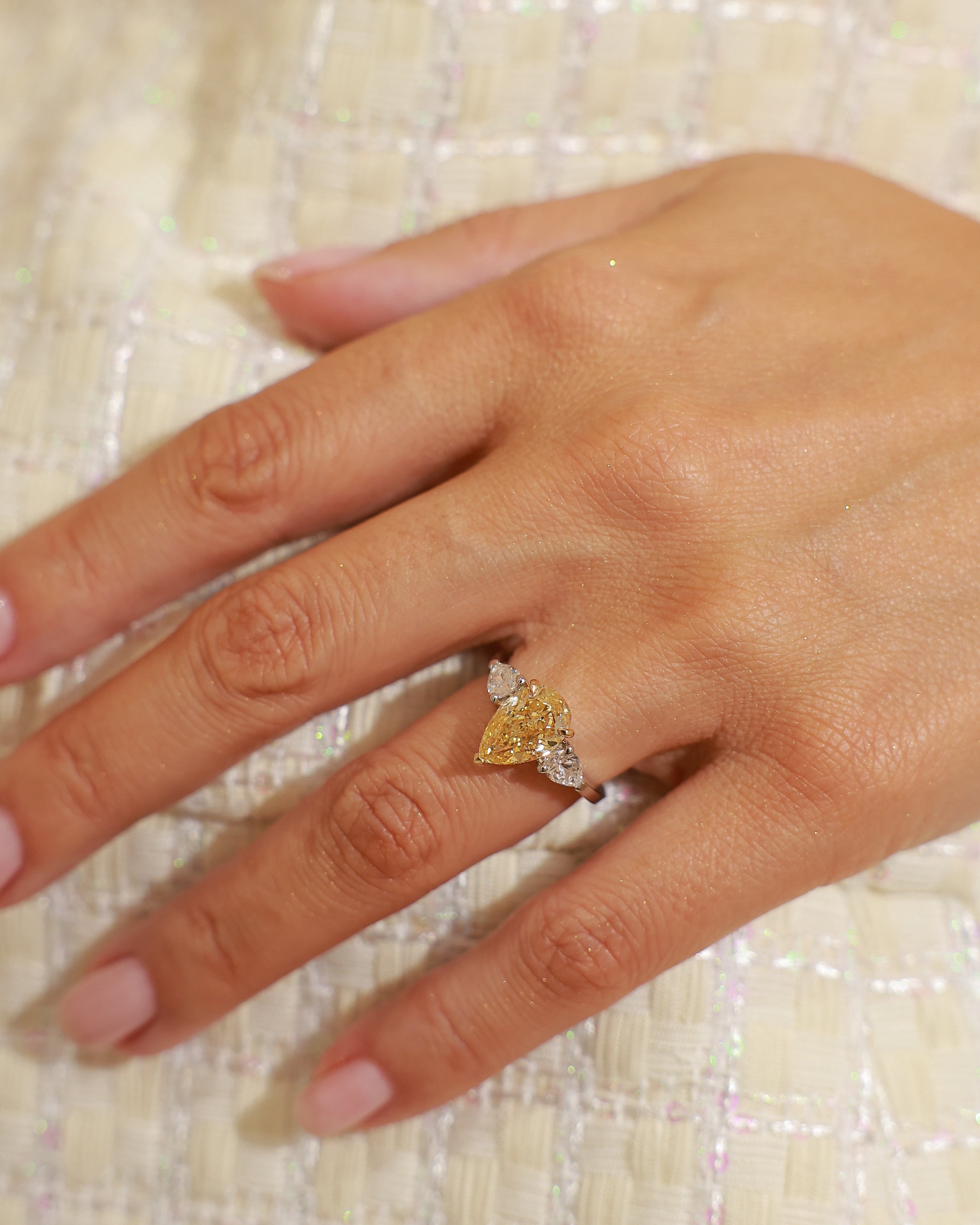 LG PEAR FANCY 3.0 CT YELLOW VS1 SIDE 0.71 CT