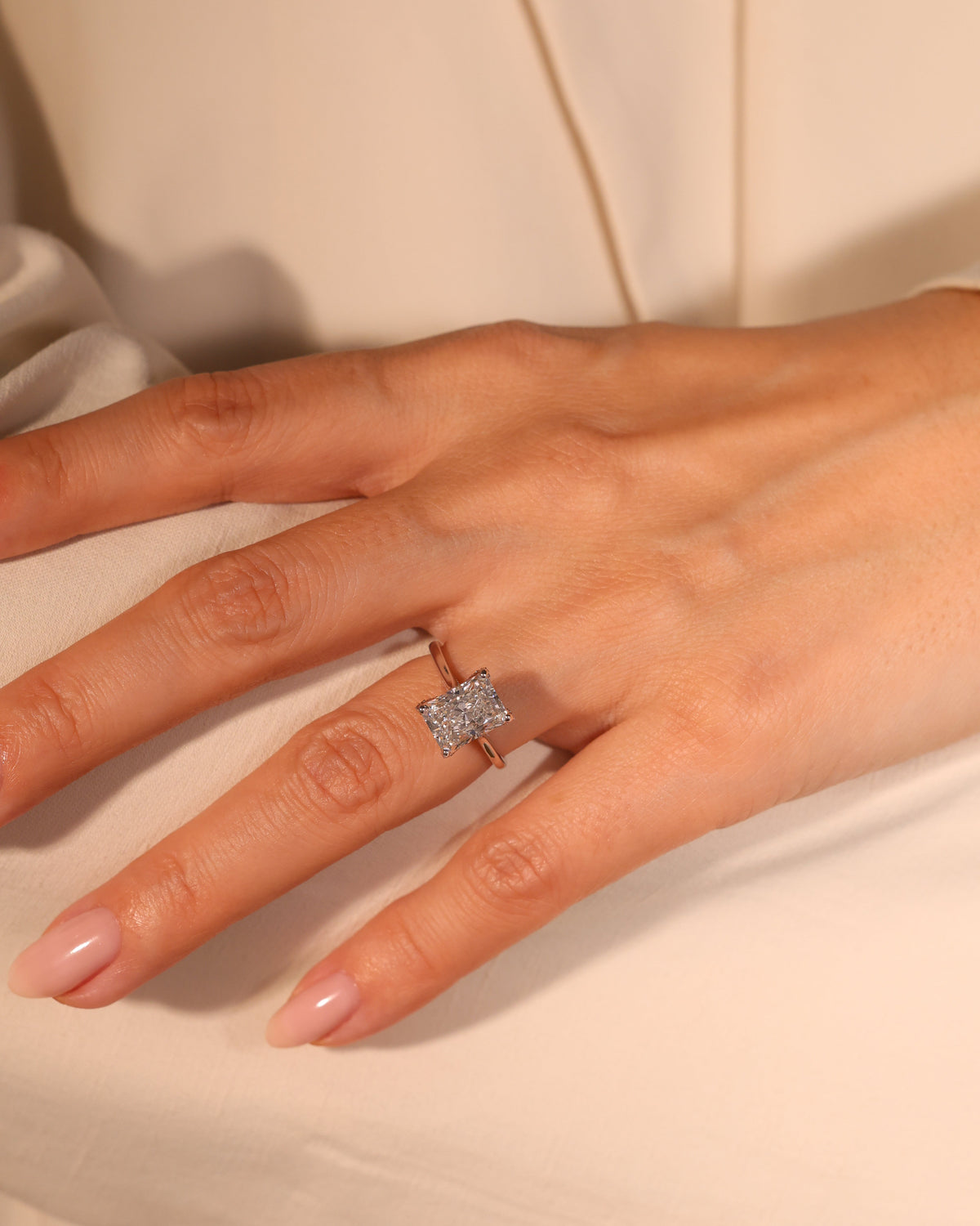RADIANT LAB DIAMOND FLOWER PETAL RING