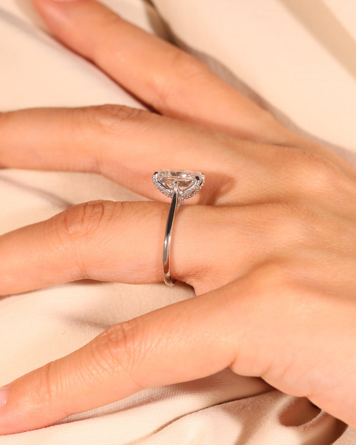 RADIANT LAB DIAMOND FLOWER PETAL RING