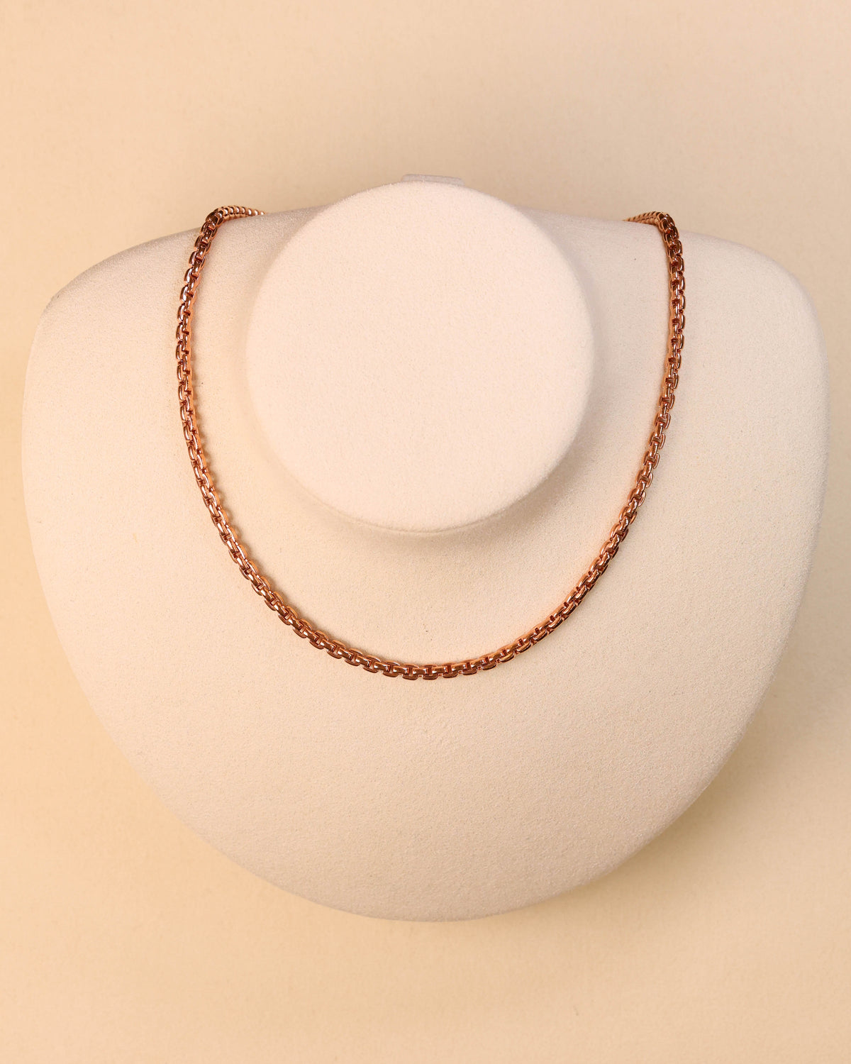 Rose Gold Box Chain Necklace on display – GNK00044