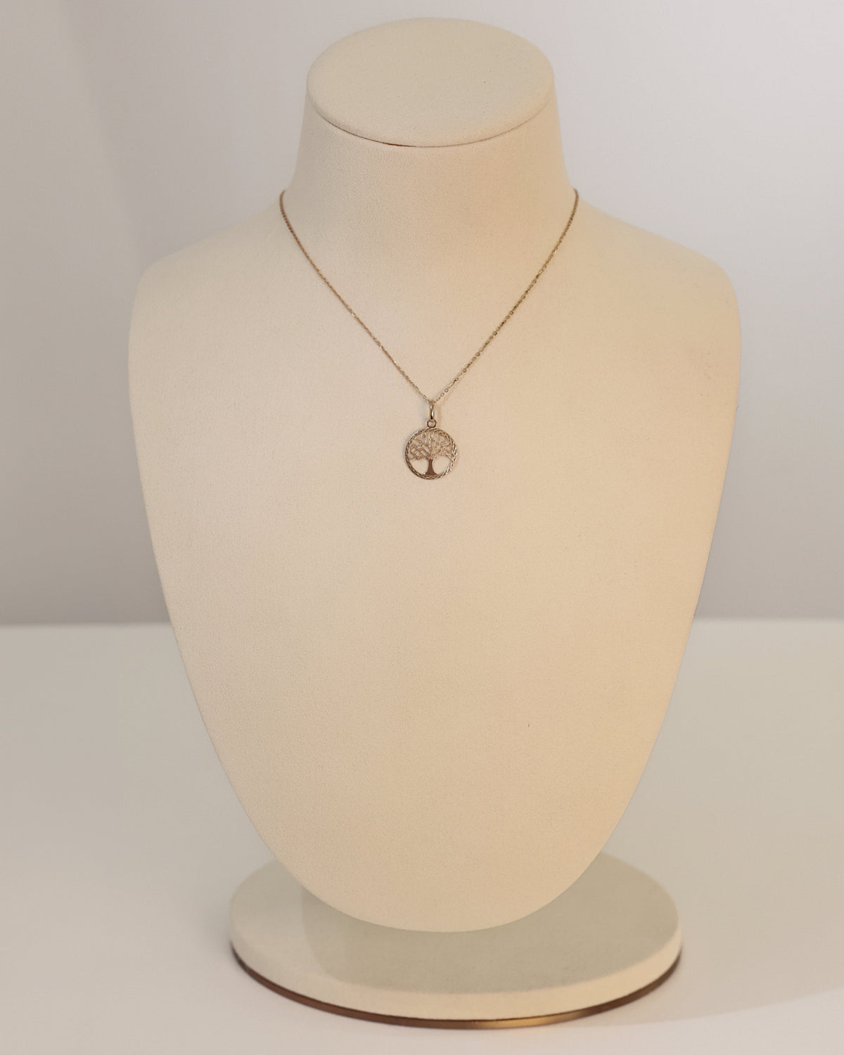 Tree of Life Pendant in 18K Yellow Gold – view 2
