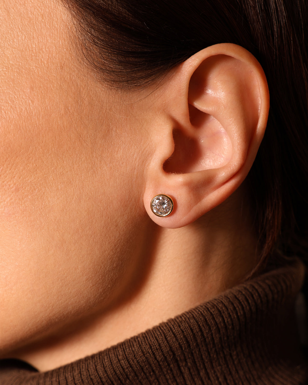 Round Bezel Lab Diamond Studs 3.00 Carat, worn on ear – DER00325
