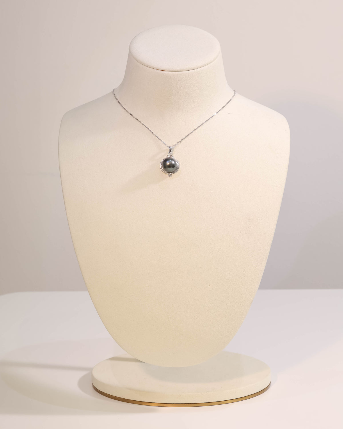 Dark Pearl Diamond Halo Pendant in 18K Mixed Color Gold – view 2