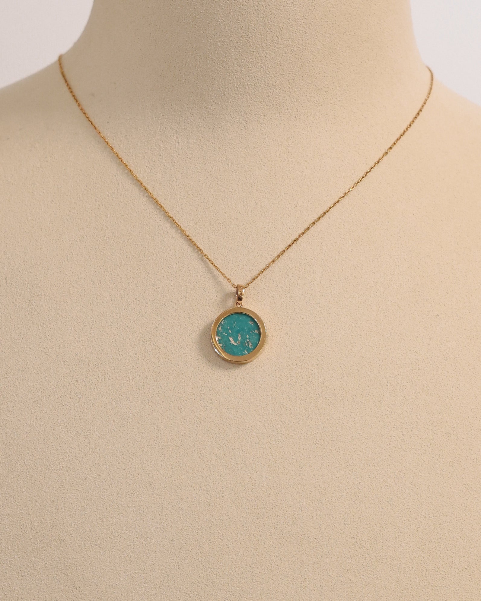 TURQUOISE MINI CIRCLE PENDANT