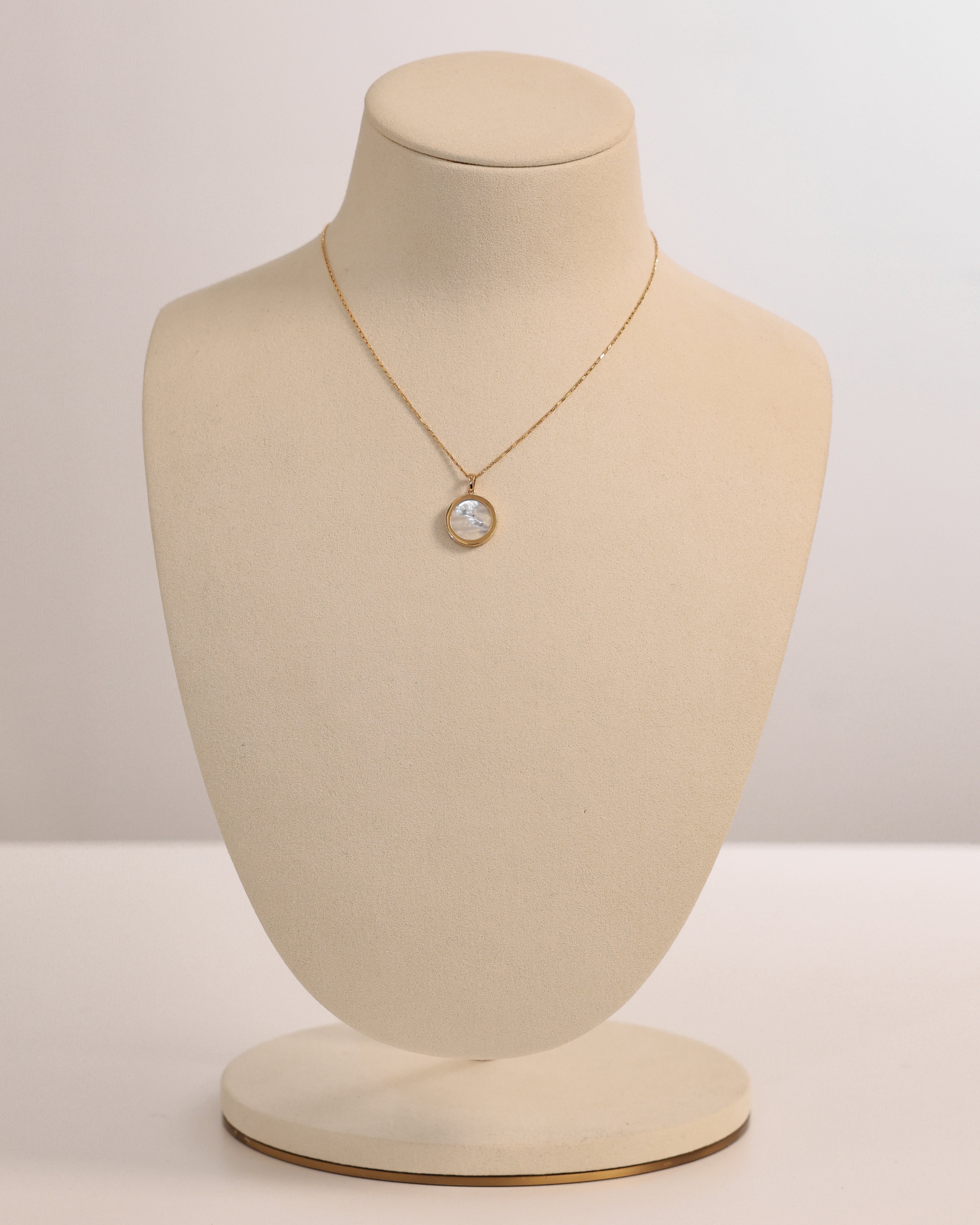 PEARL MINI CIRCLE PENDANT