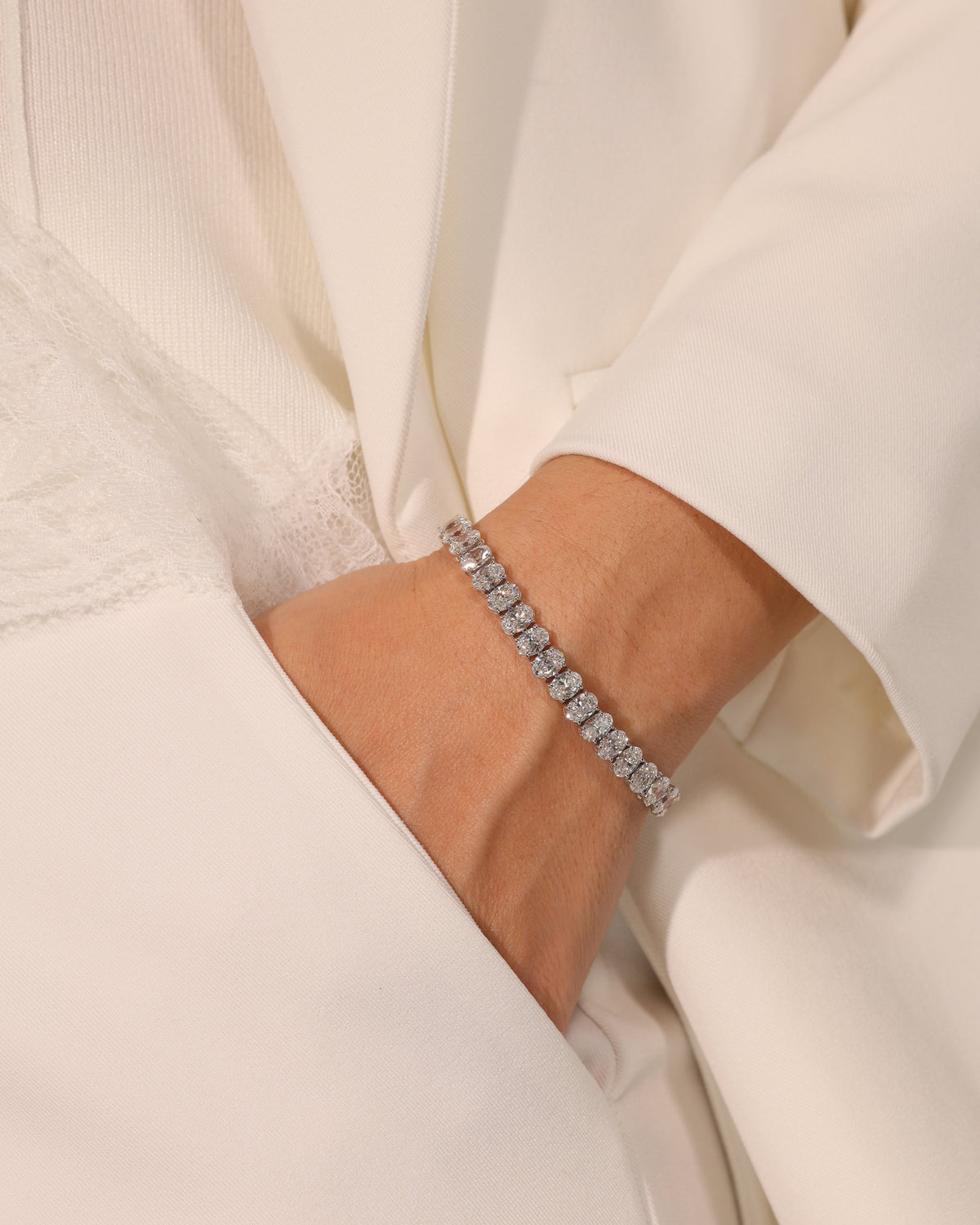 18.90 ct Oval Lab Diamond Tennis Bracelet, worn on wrist – DBR00094