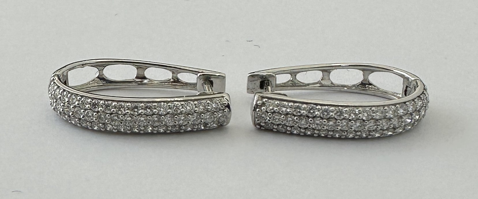 0.77 ct 18K White Gold Diamond Earrings