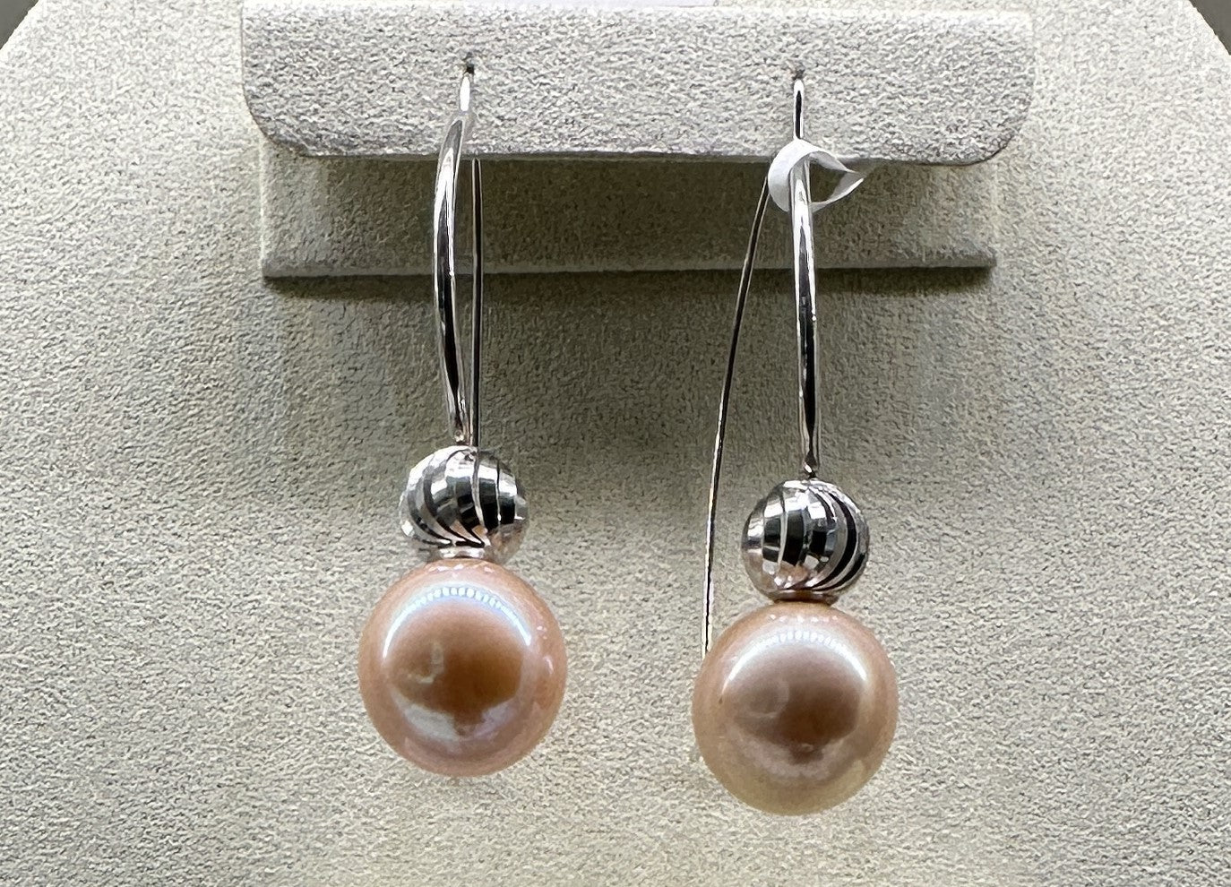 Pearl 18k gold earring
