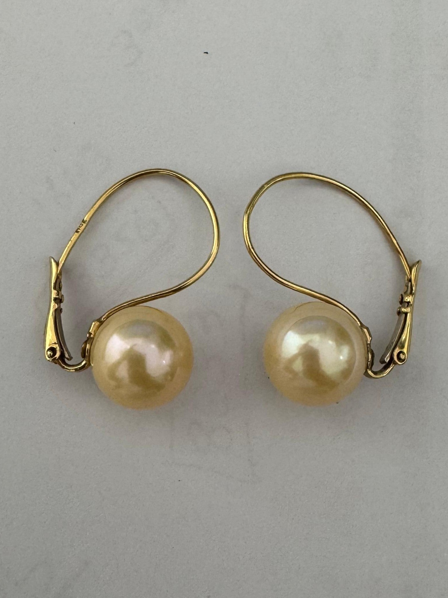 Pear cut pearl 18k gold ring
