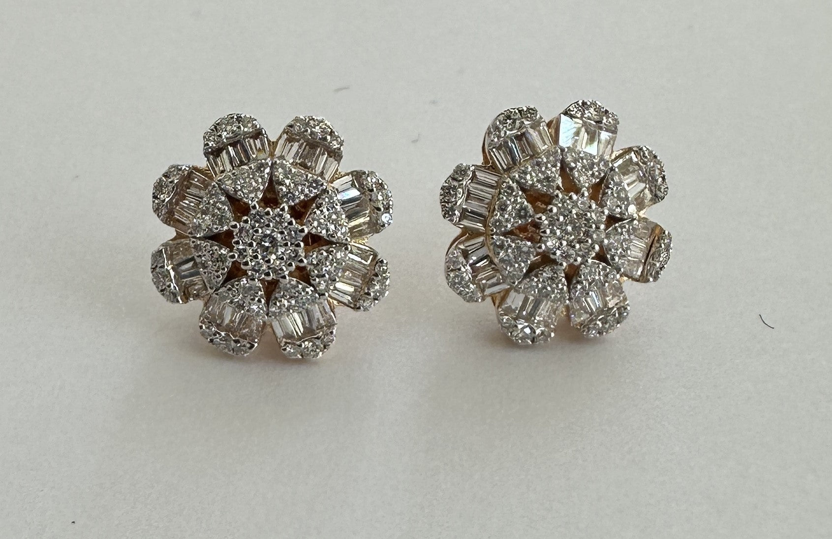 1.01 ct 18K Rose Gold Round Diamond Stud Earrings