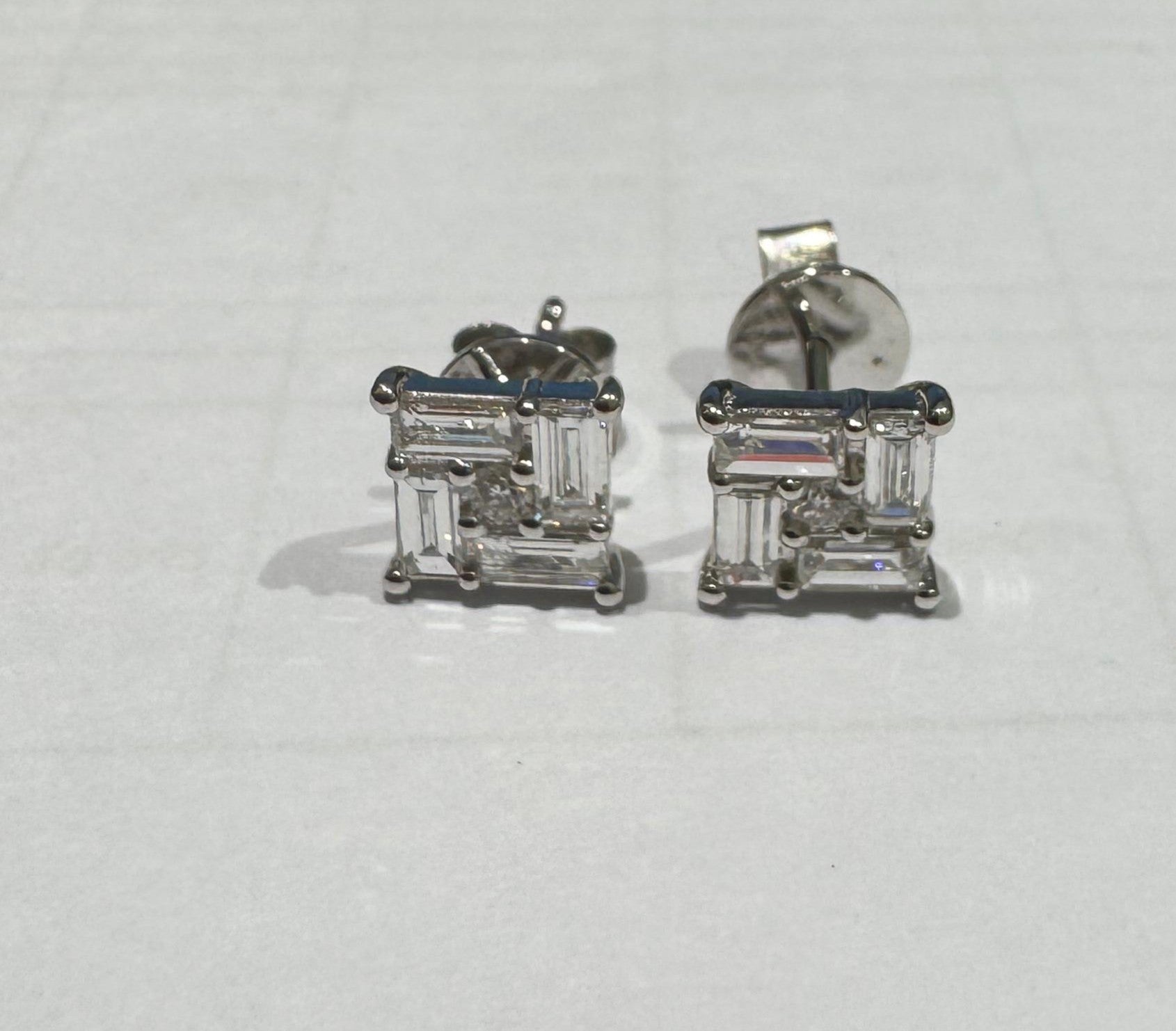 0.95 ct 18K White Gold Diamond Earrings