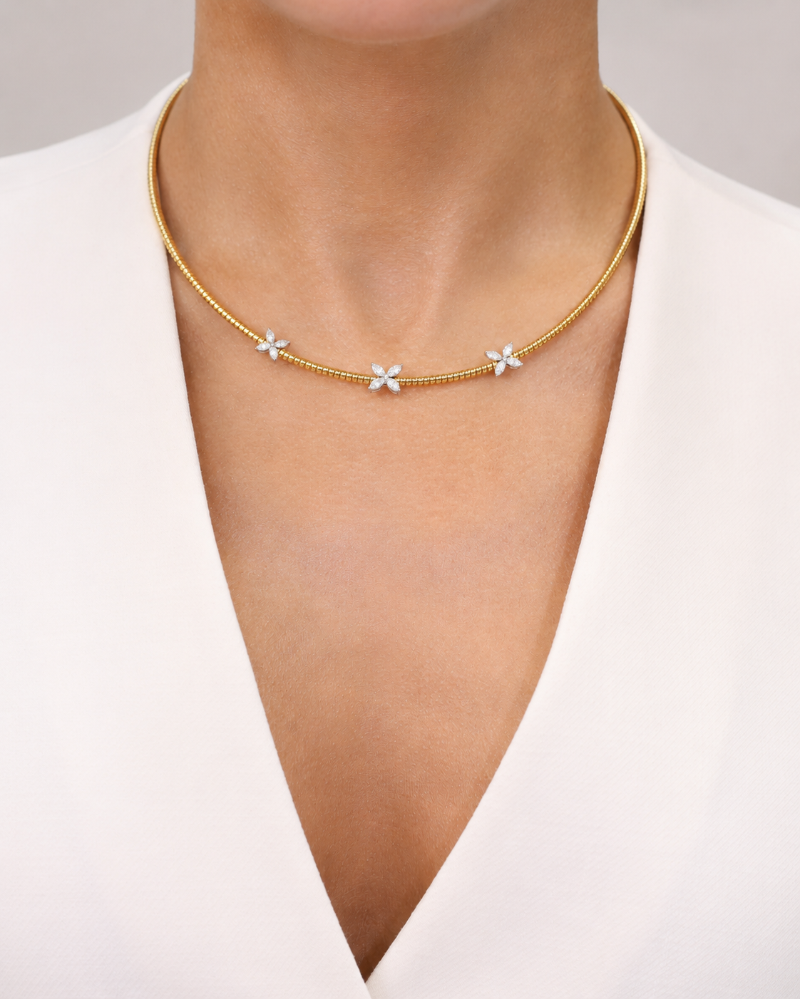 FLORAL NATURAL DIAMOND NECKLACE