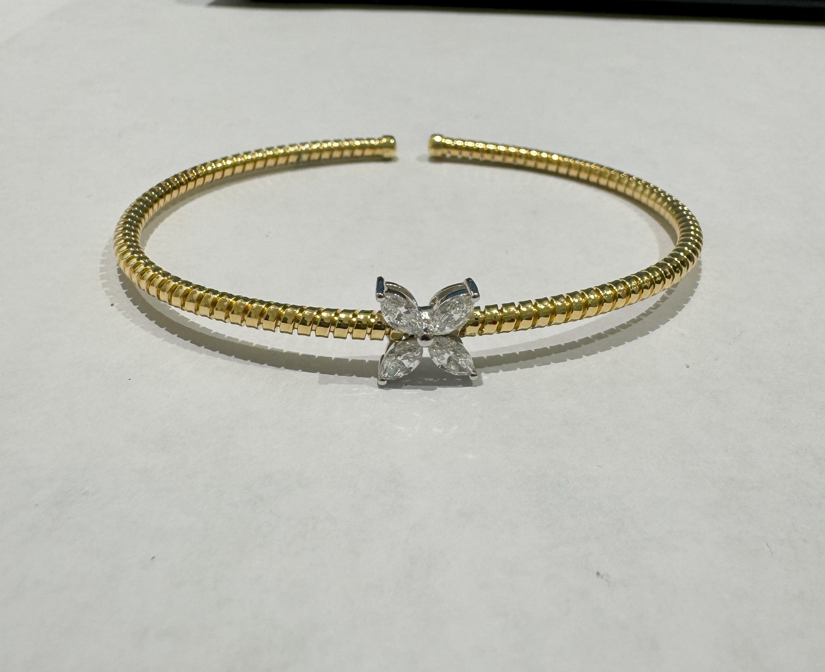0.62 ct Floral Diamond Bangle
