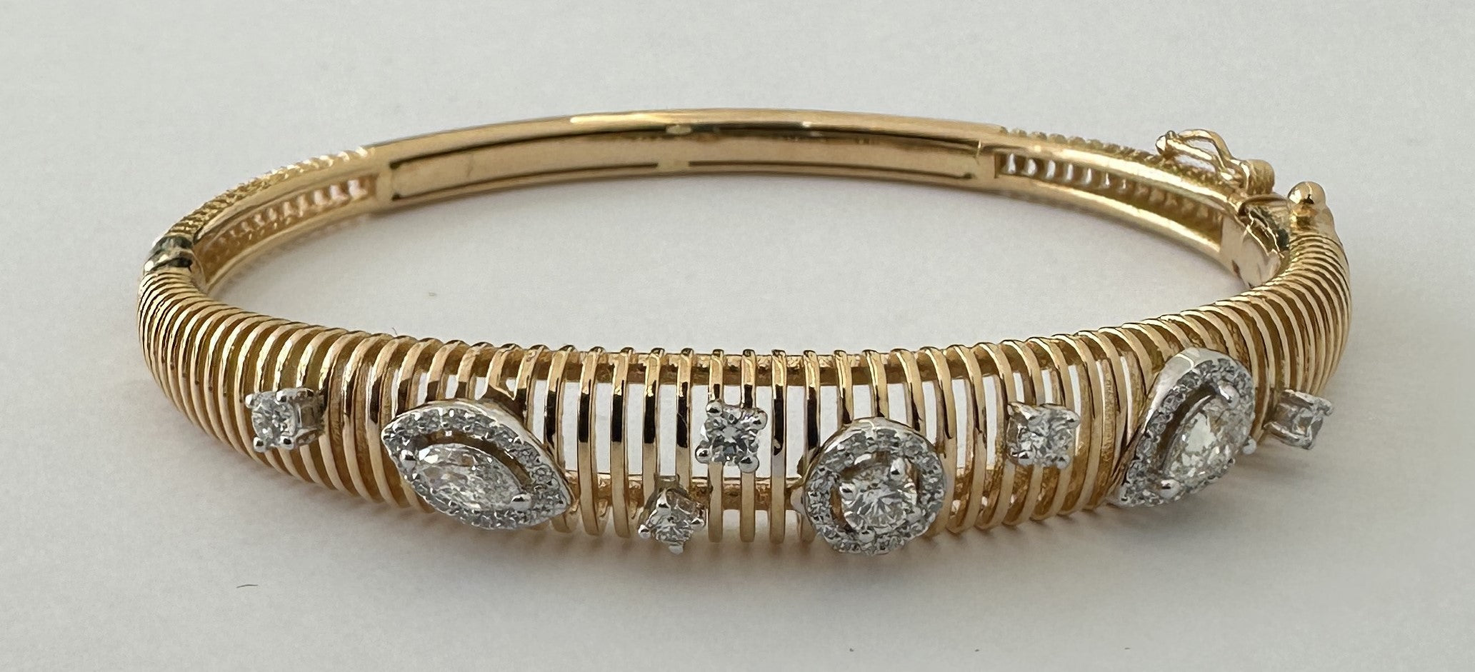 0.89 ct 18K Rose Gold Mixed Diamond Bangle