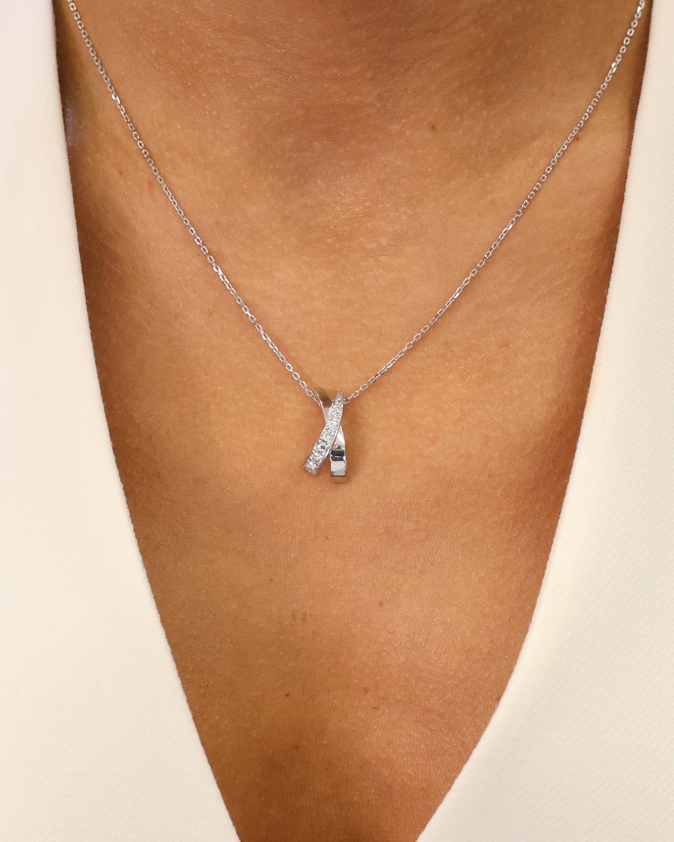 NATURAL DIAMOND CROSSOVER NECKLACE