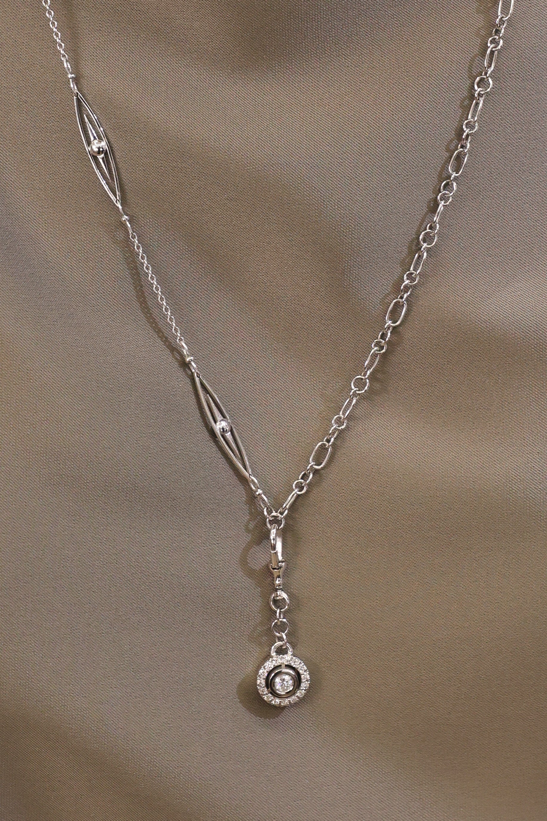 MODERN NATURAL DIAMOND NECKLACE
