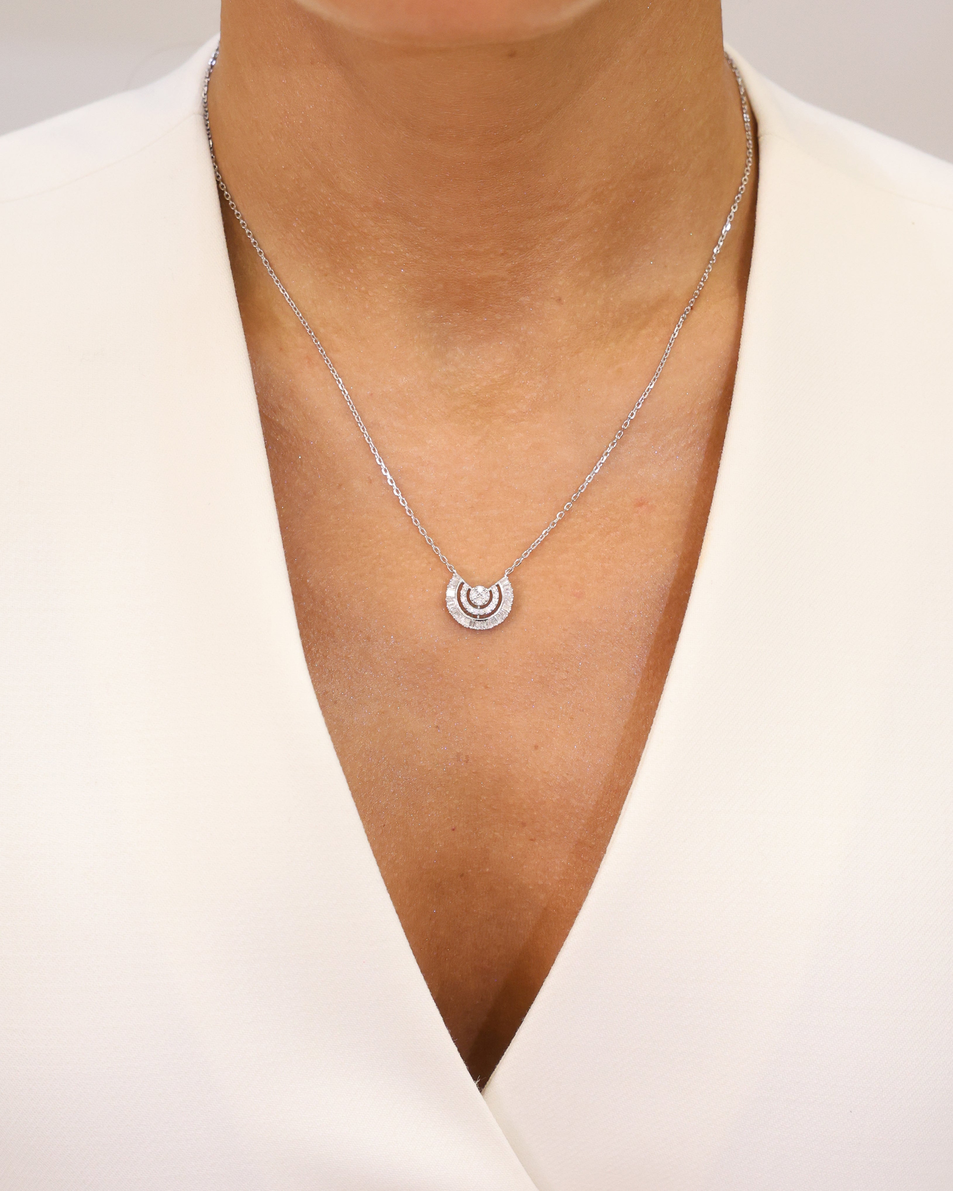 BAGUETTE CIRCLE NECKLACE NATURAL DIAMOND