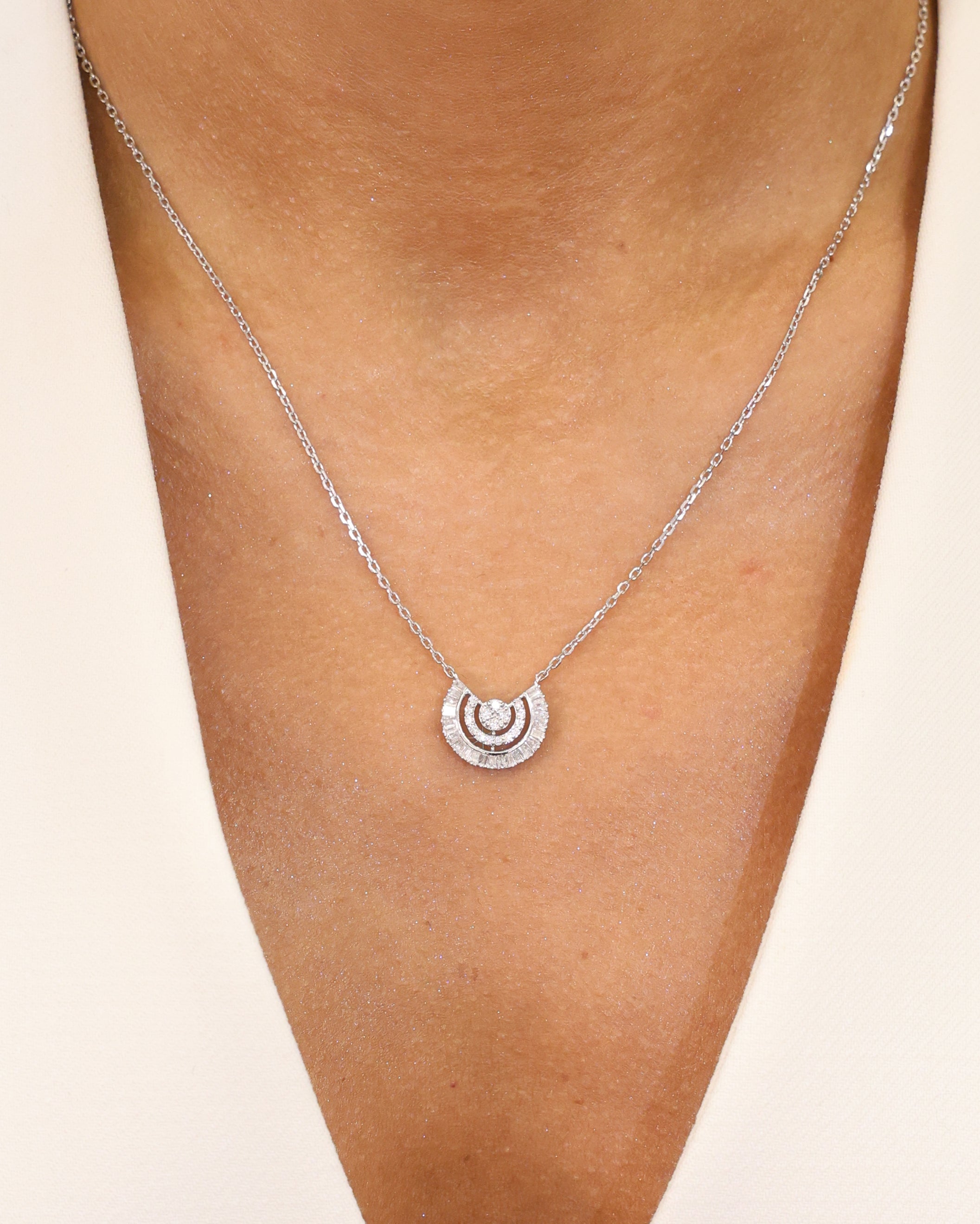 BAGUETTE CIRCLE NECKLACE NATURAL DIAMOND