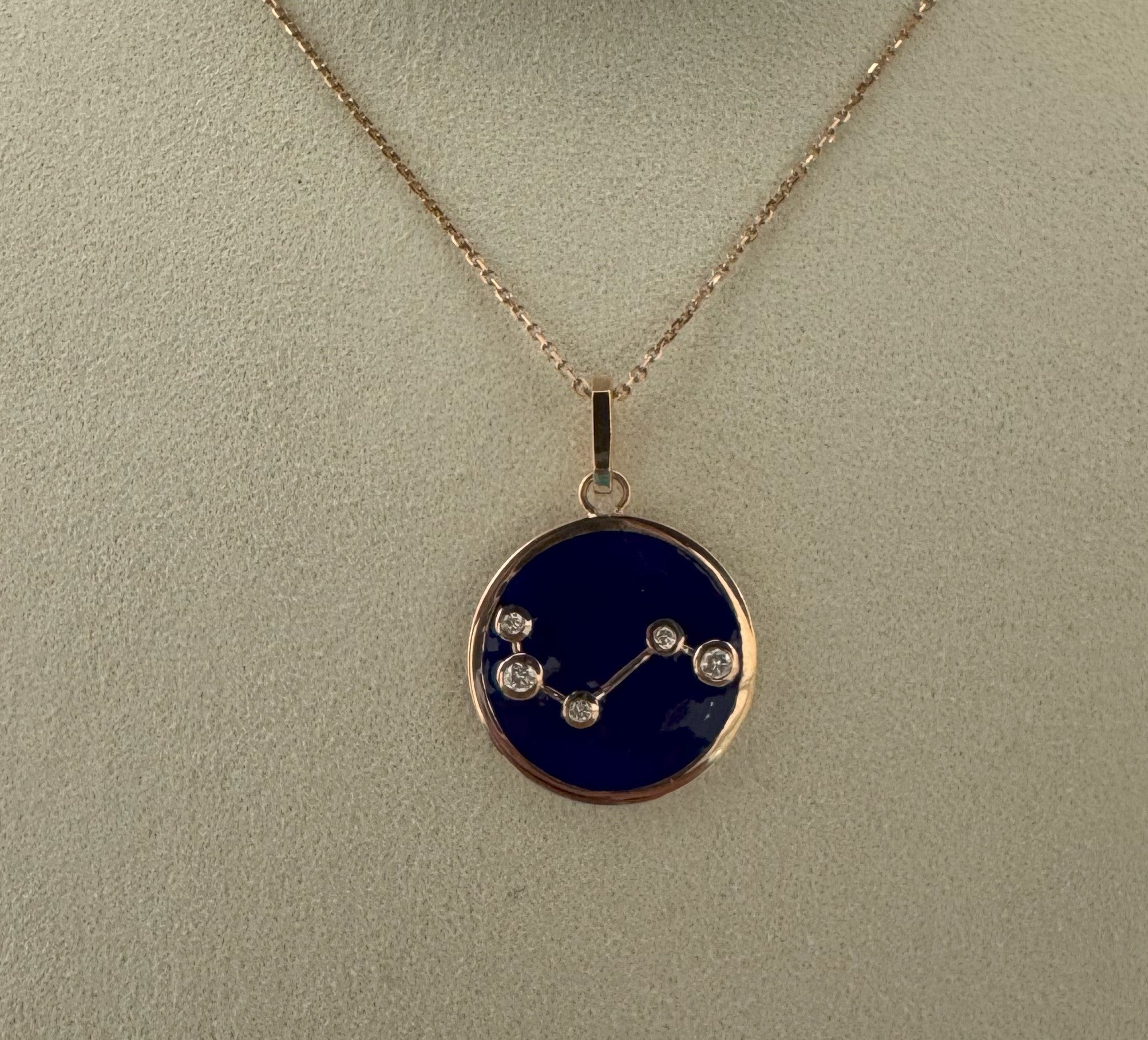 0.12 ct enamel and diamond 18k rose gold pendant