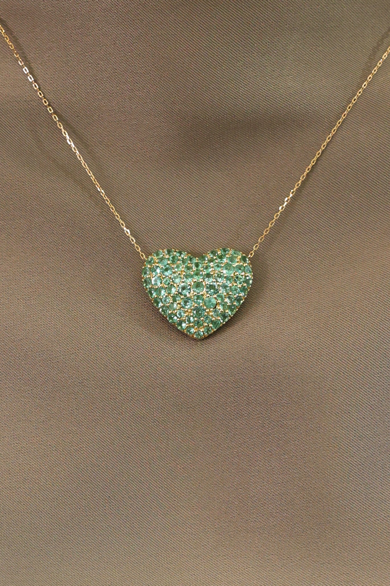HEART NECKLACE NATURAL EMERALD