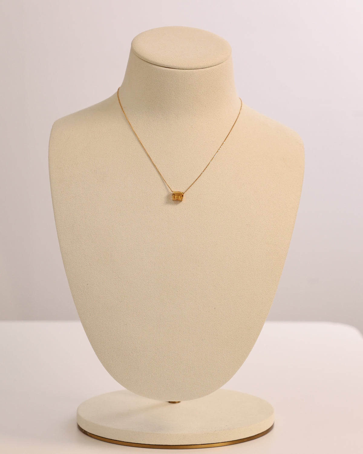 Yellow Citrine Necklace in 18K Yellow Gold – view 2