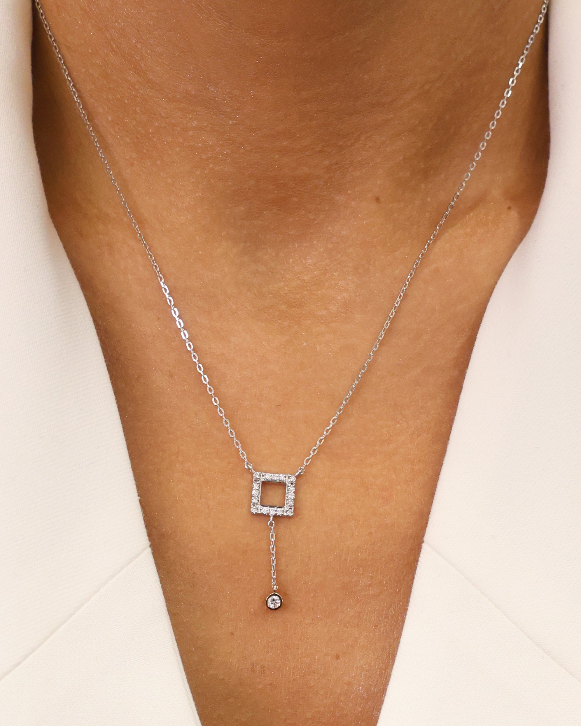 MODERN NECKLACE NATURAL DIAMOND