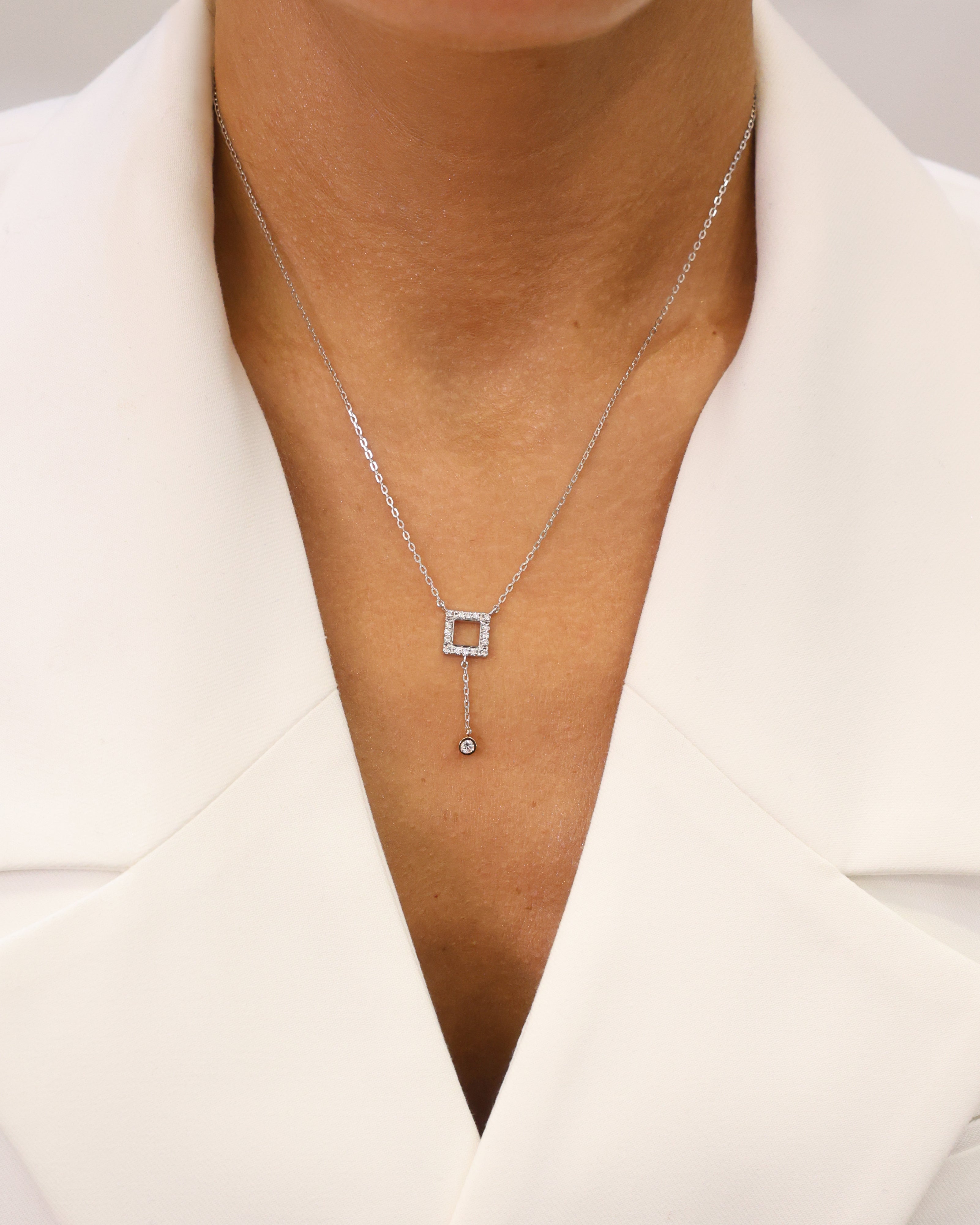 MODERN NECKLACE NATURAL DIAMOND